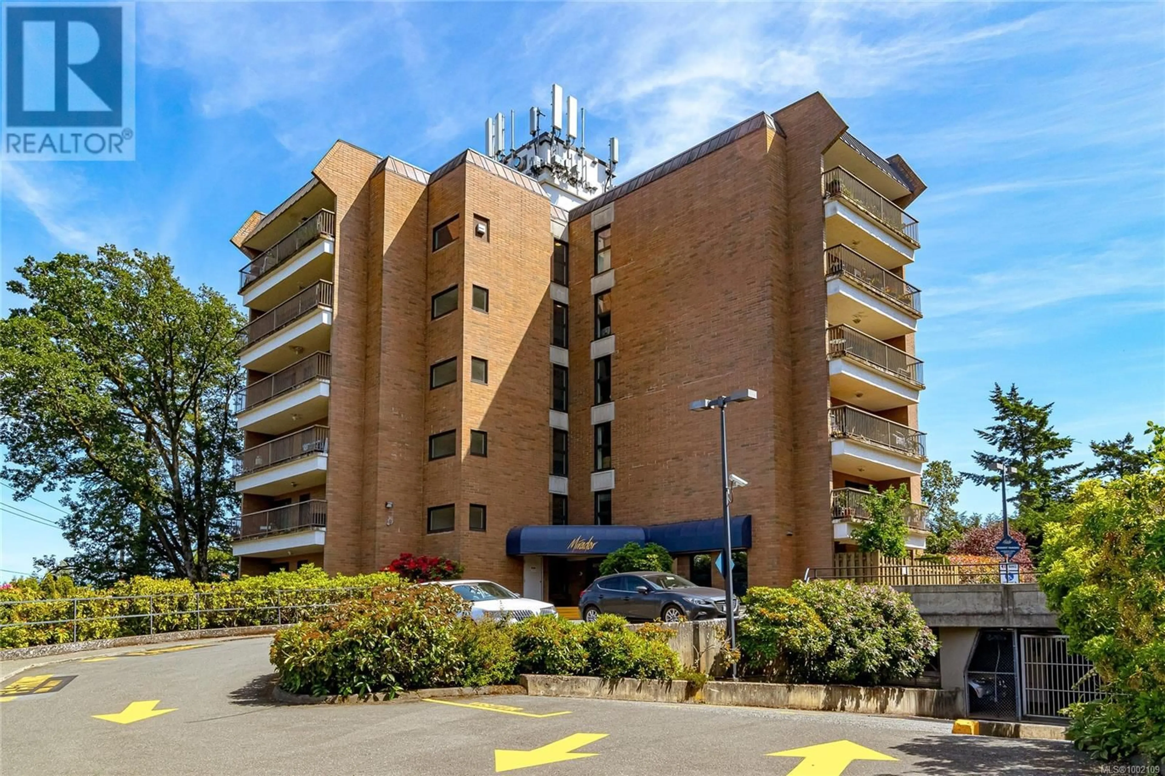 Unknown for 205 - 4030 QUADRA STREET, Saanich British Columbia V8X1K2