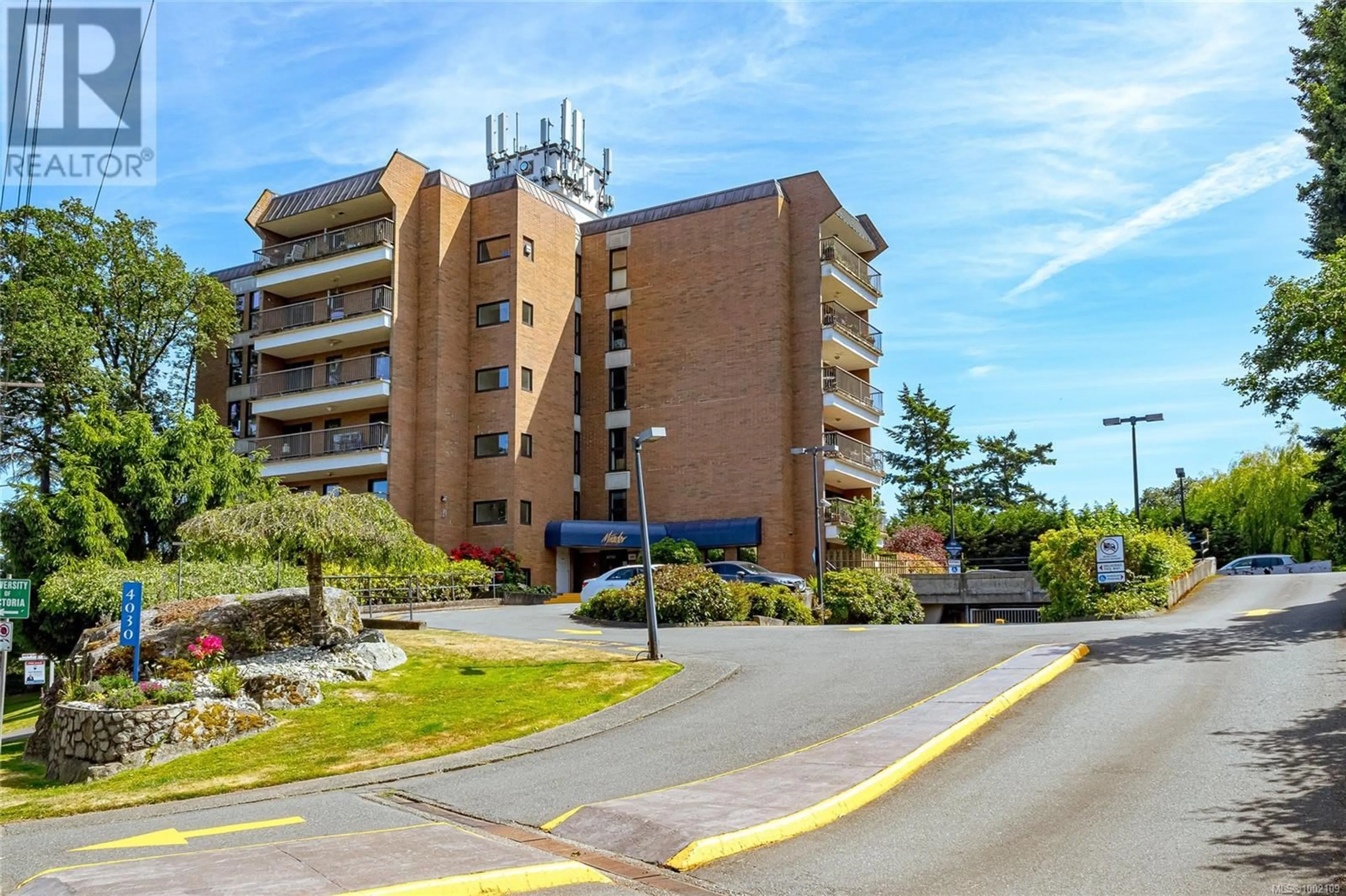 Unknown for 205 - 4030 QUADRA STREET, Saanich British Columbia V8X1K2