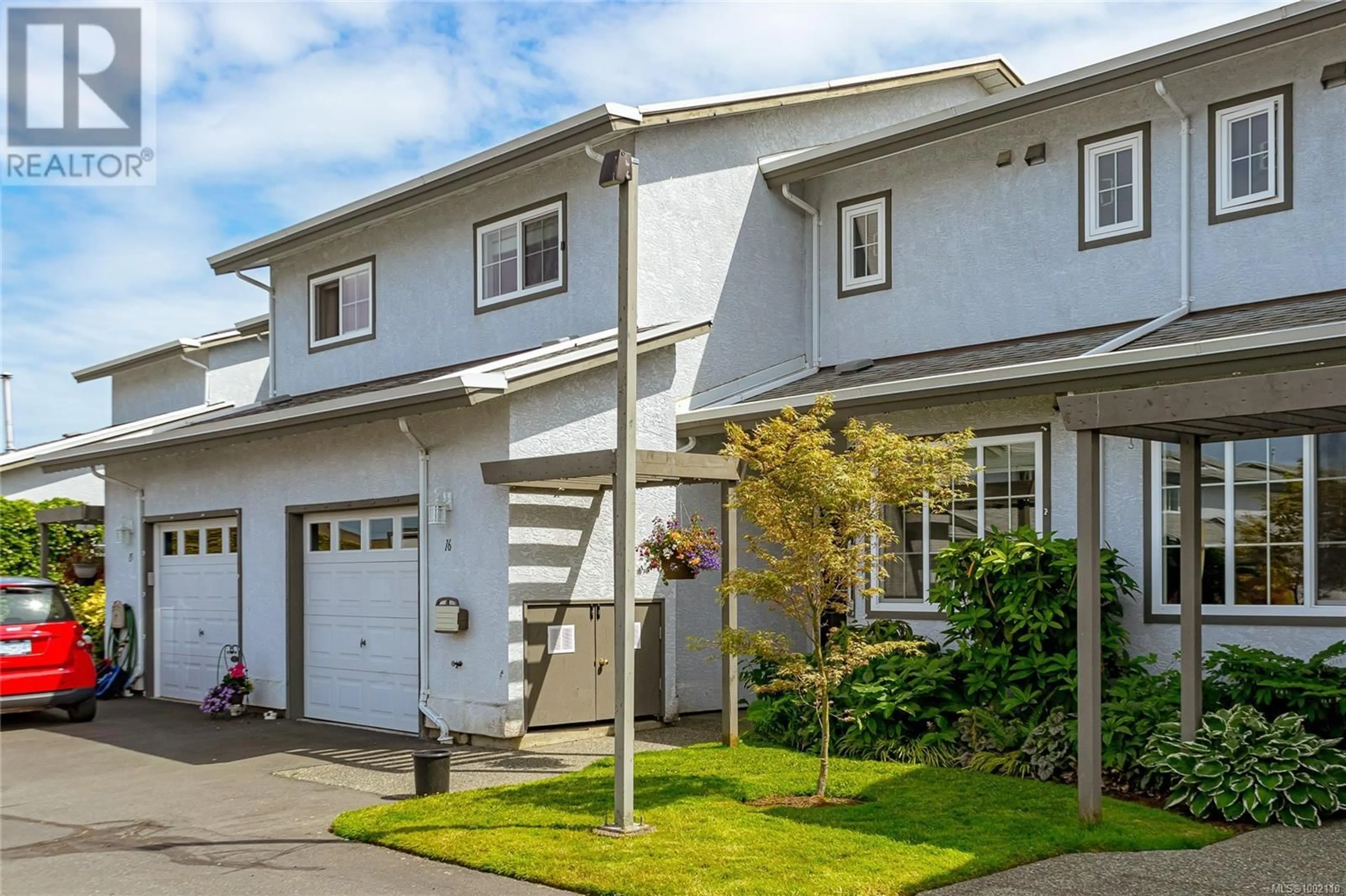 Home with vinyl exterior material, street for 16 - 2115 AMELIA AVENUE, Sidney British Columbia V8L3Z8