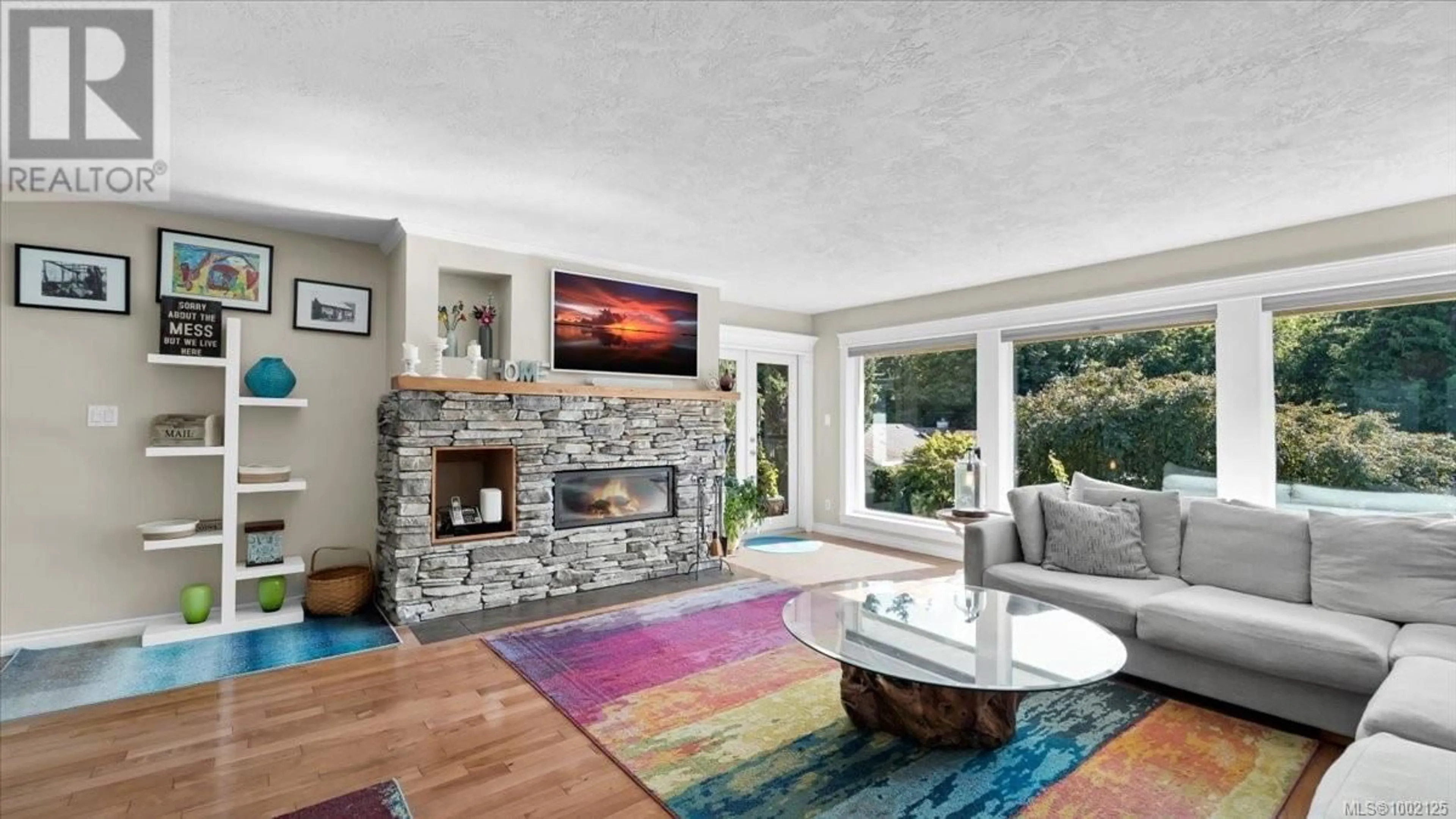 Living room with furniture, unknown for 4685 SCOTTSWOOD PLACE, Saanich British Columbia V8Y2Y1