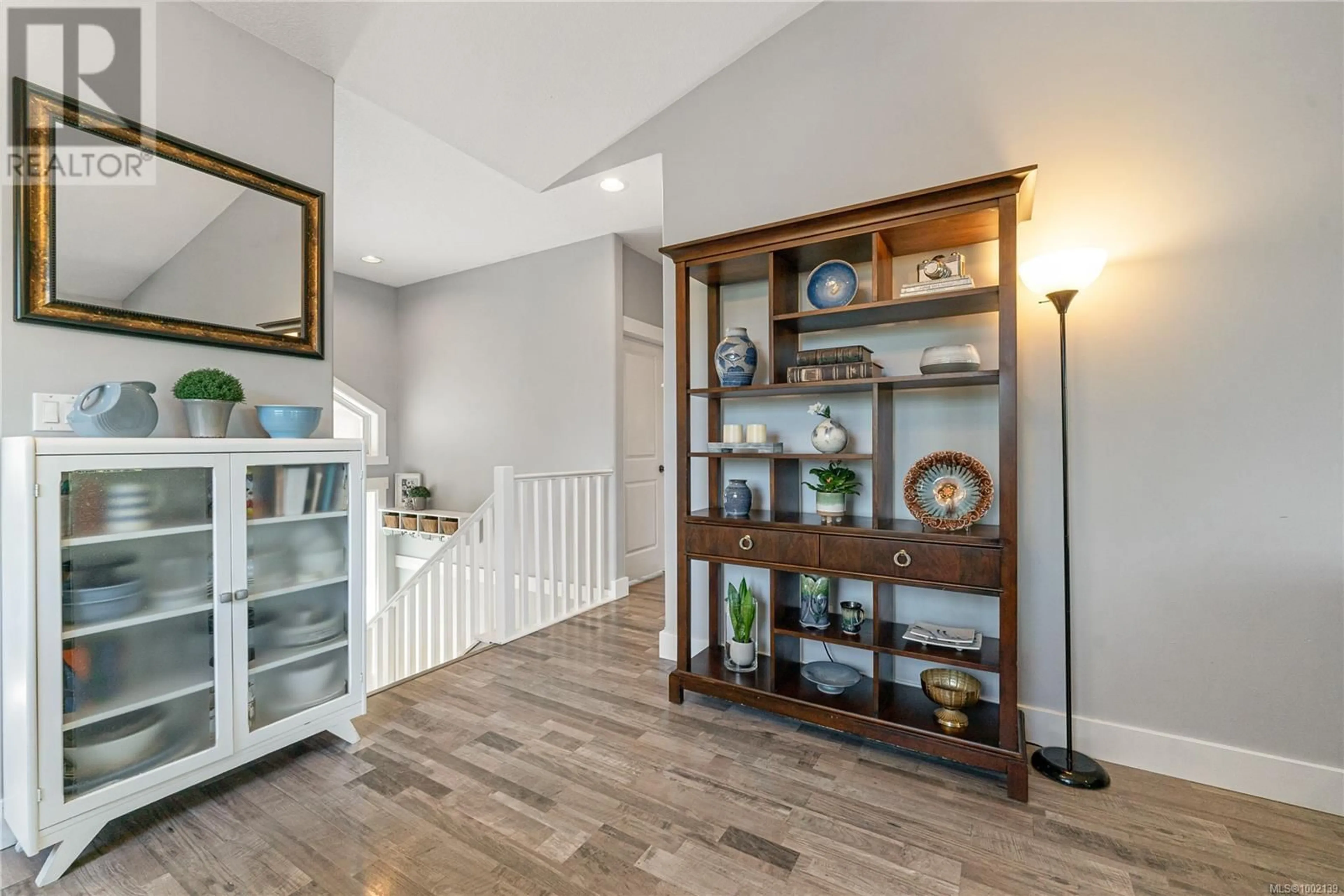 Indoor entryway for 7 - 1129B 2ND AVENUE, Ladysmith British Columbia V9G1S3