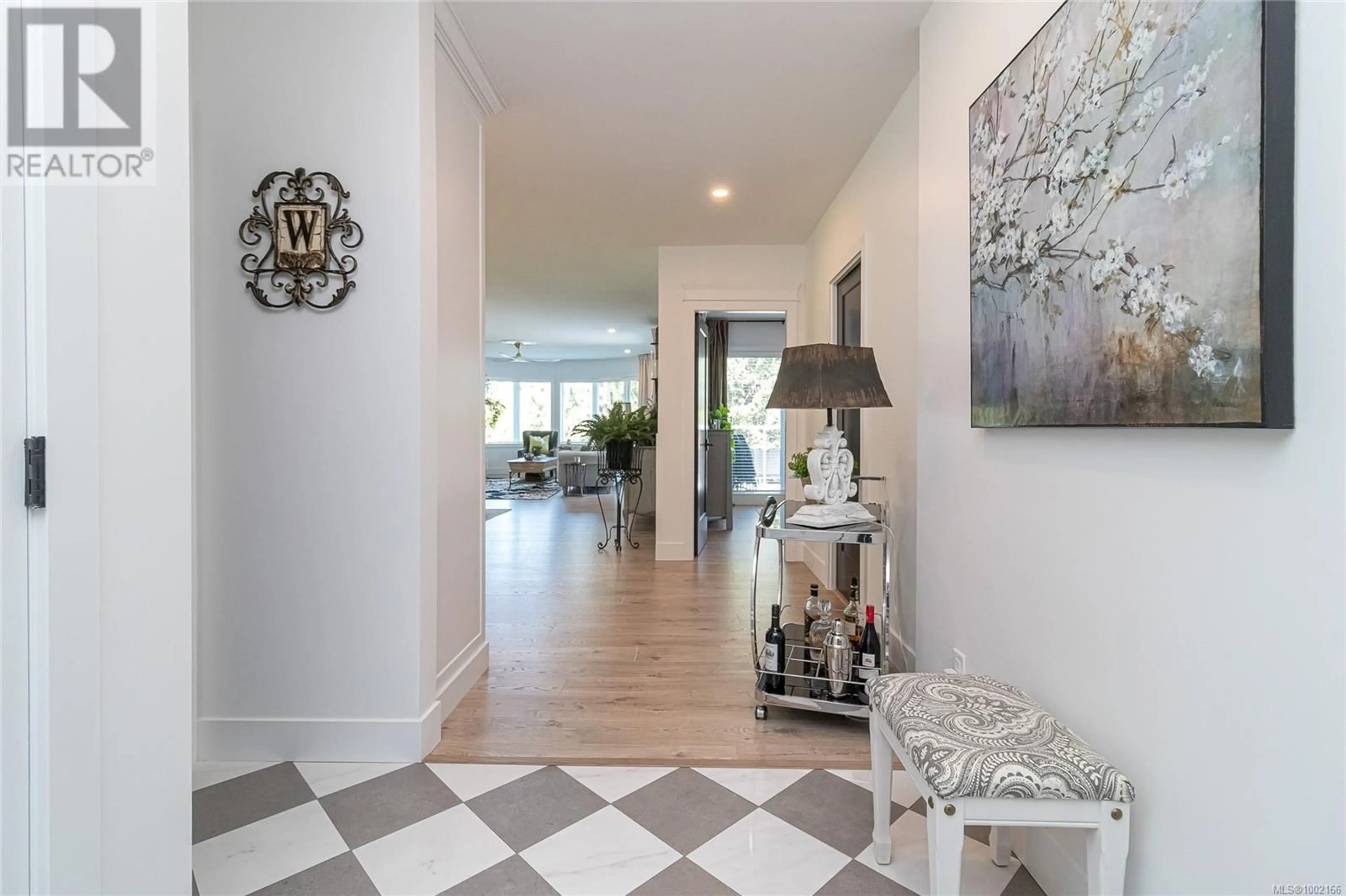 Indoor entryway for 516 - 50 SONGHEES ROAD, Victoria British Columbia V9A7J4