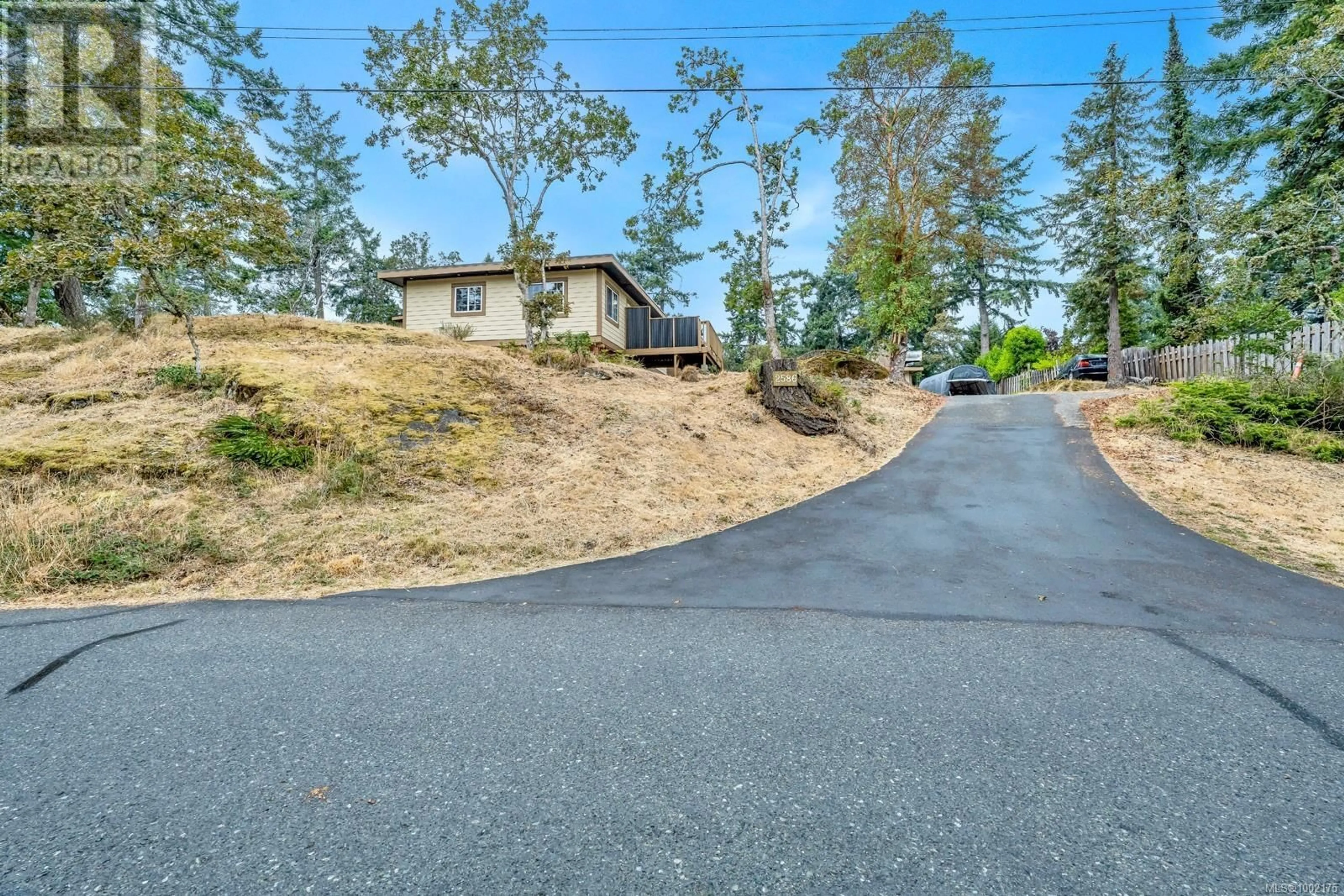 A pic from outside/outdoor area/front of a property/back of a property/a pic from drone, unknown for 2586 RAINVILLE ROAD, Langford British Columbia V9B3N1