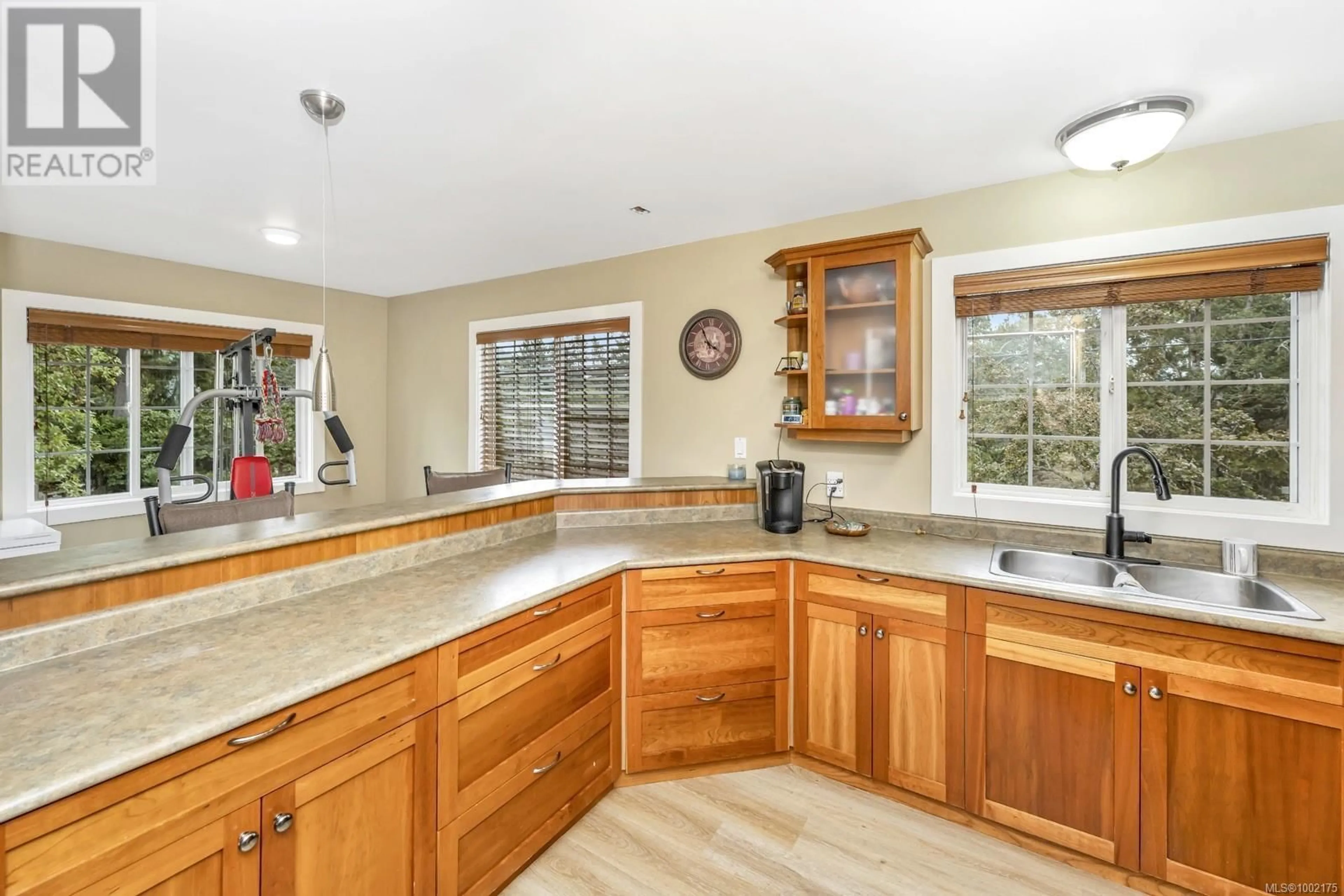Open concept kitchen, ceramic/tile floor for 2586 RAINVILLE ROAD, Langford British Columbia V9B3N1