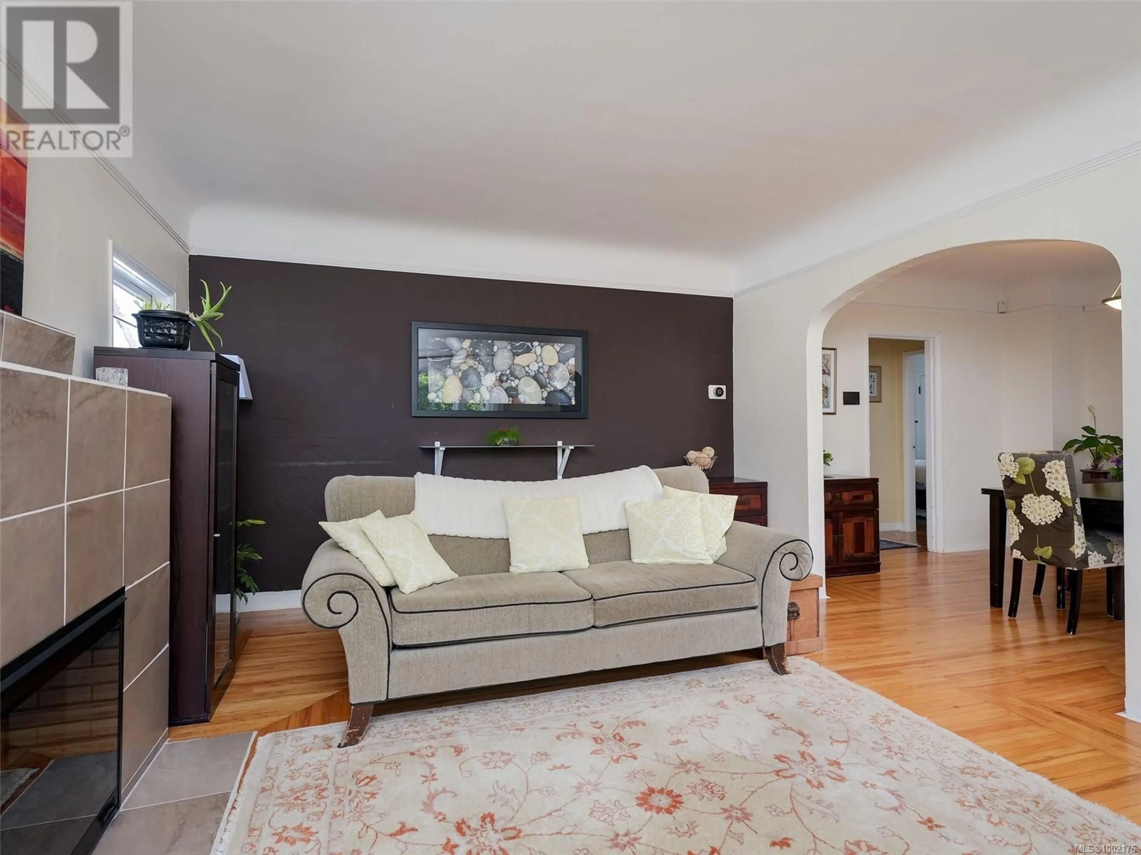 Living room with furniture, unknown for 536 NORTHCOTT AVENUE, Victoria British Columbia V9A2V4