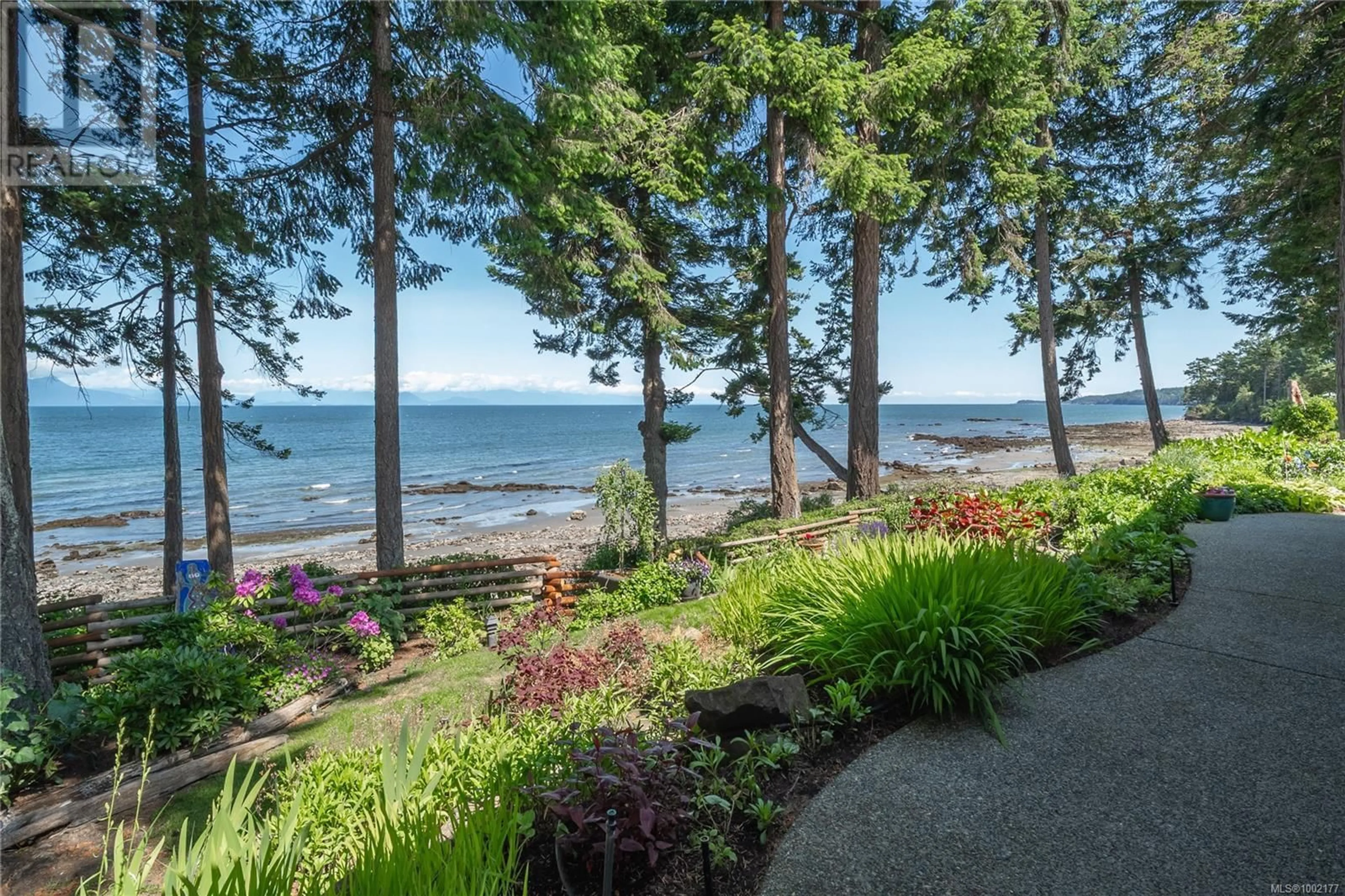 Patio, water/lake/river/ocean view for 1664 QUEEQUEG TURNABOUT, Gabriola Island British Columbia V0R1X5