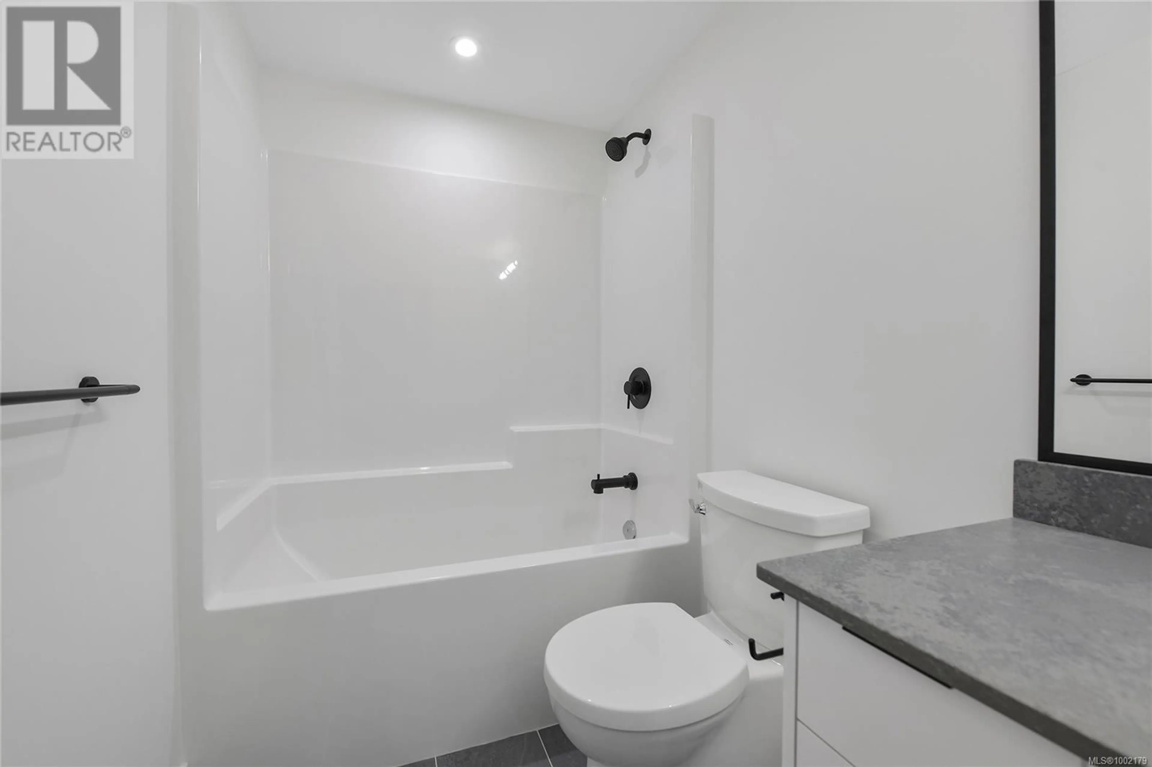 Standard bathroom, unknown for 304 - 1114 SAMAR CRESCENT, Langford British Columbia V9B7C5