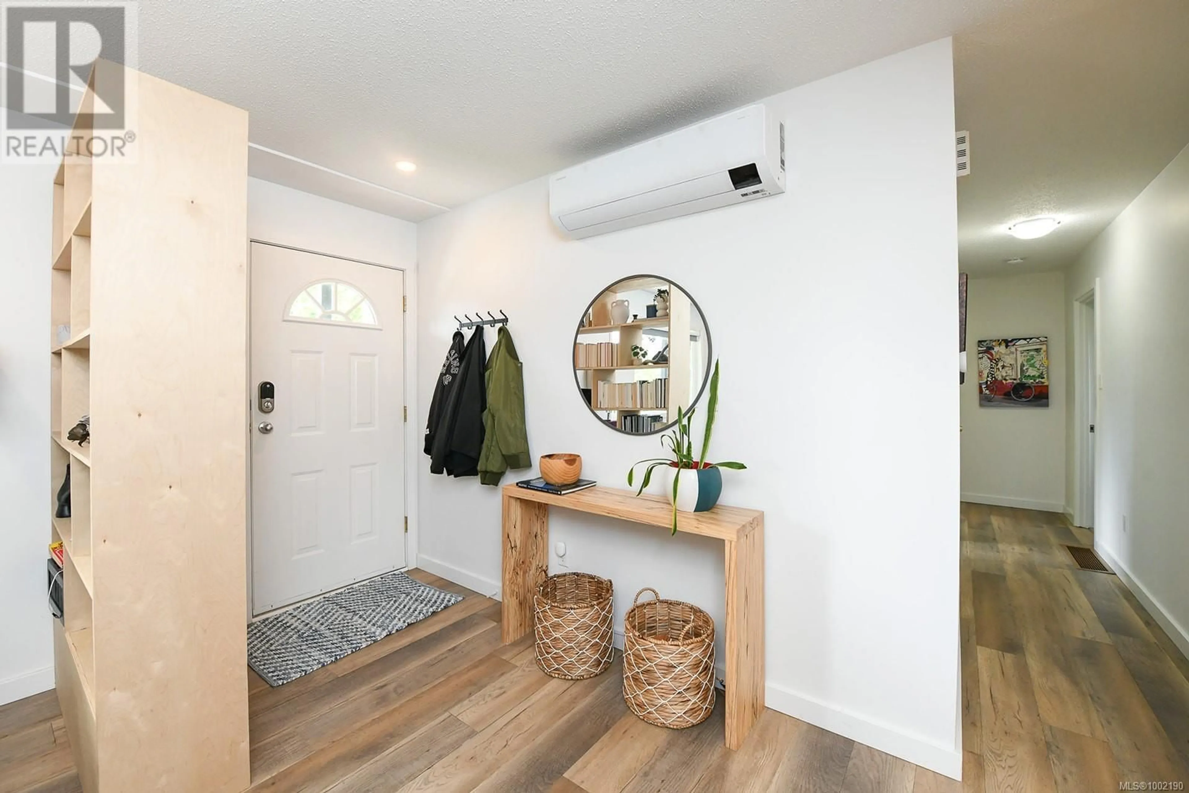 Indoor entryway for 1626 NOEL AVENUE, Comox British Columbia V9M3K3