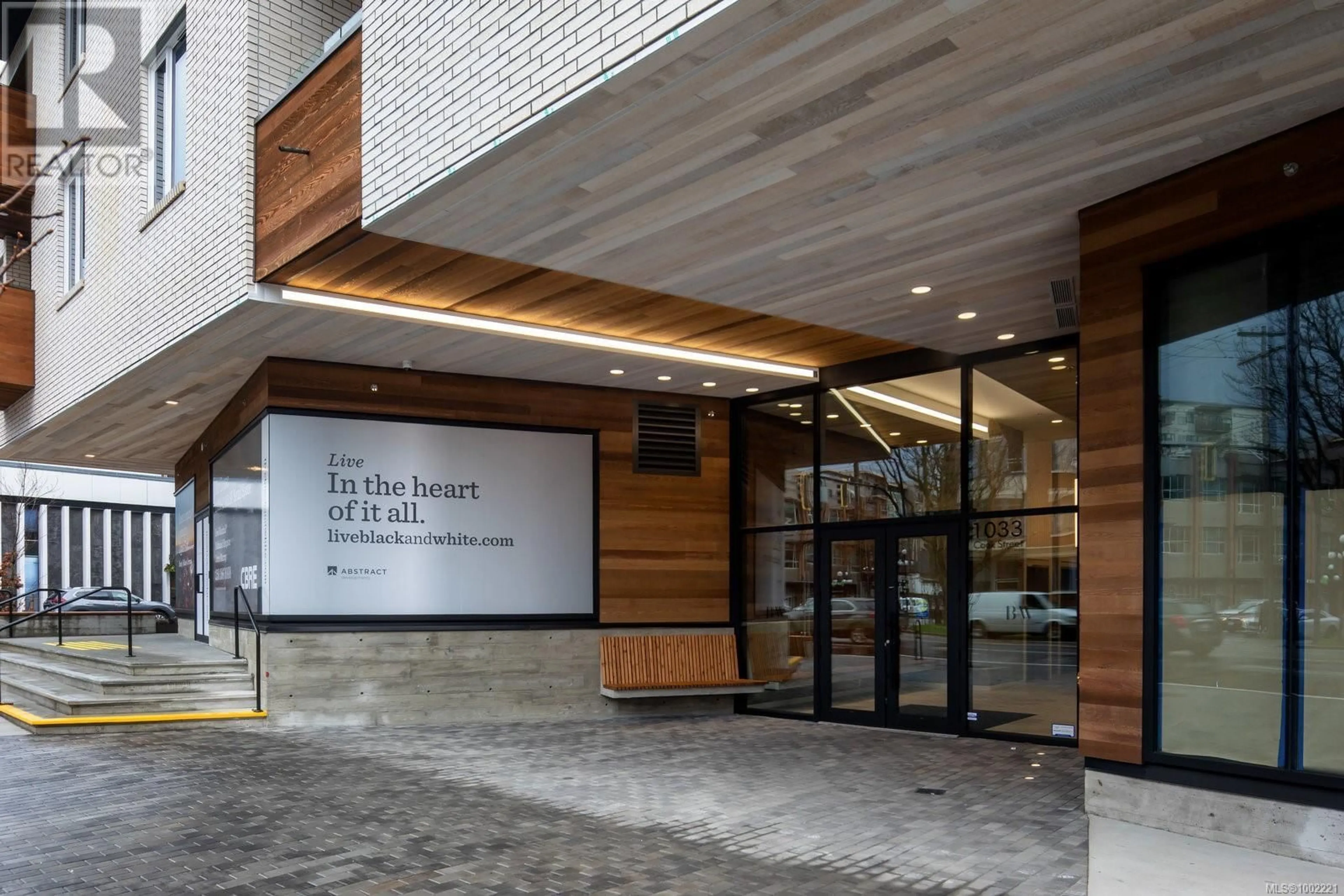 Indoor foyer for 217 - 1033 COOK STREET, Victoria British Columbia V8V0E1