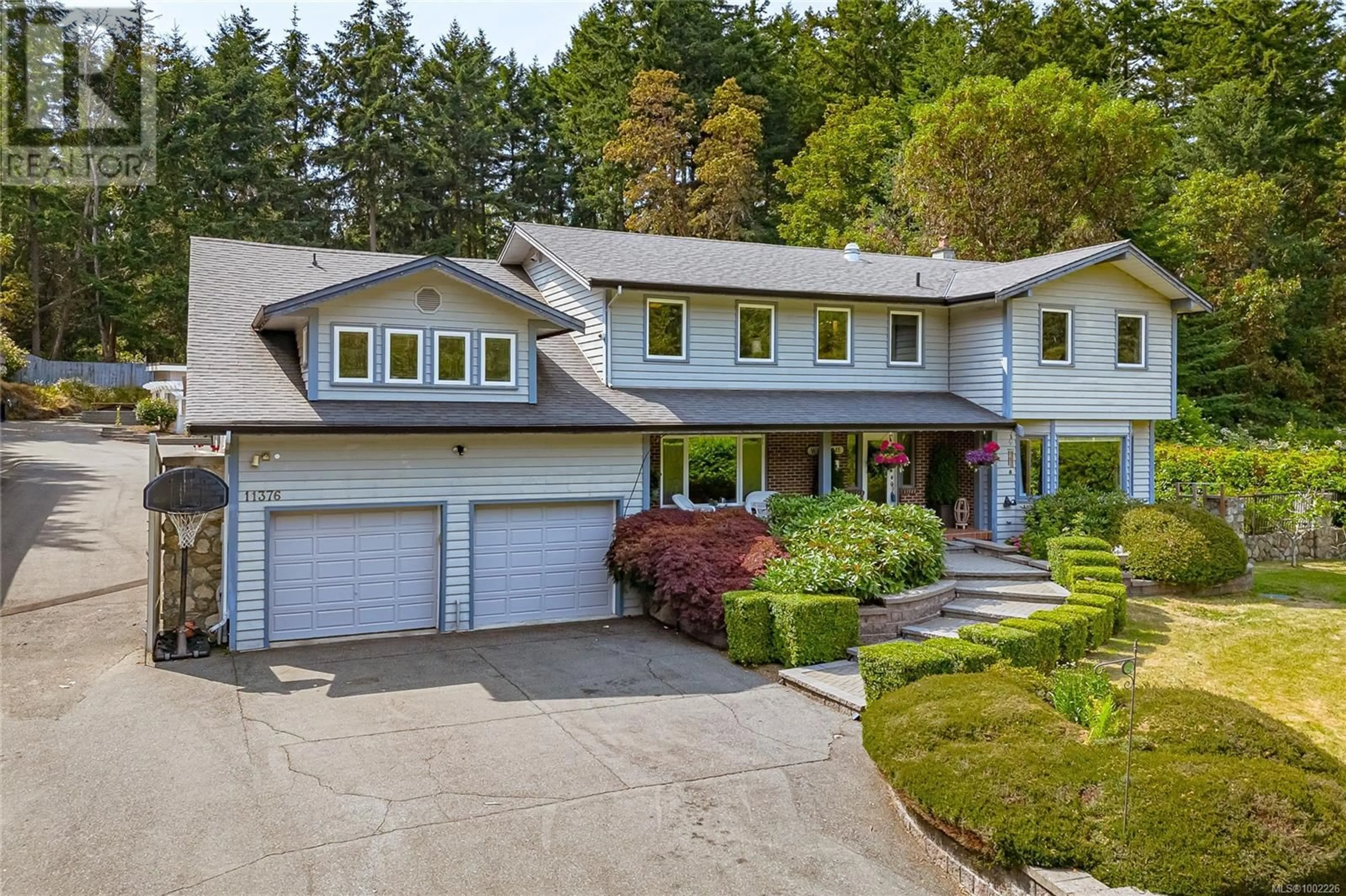 Home with vinyl exterior material, street for 11376 OSPREY PLACE, North Saanich British Columbia V8L5K6