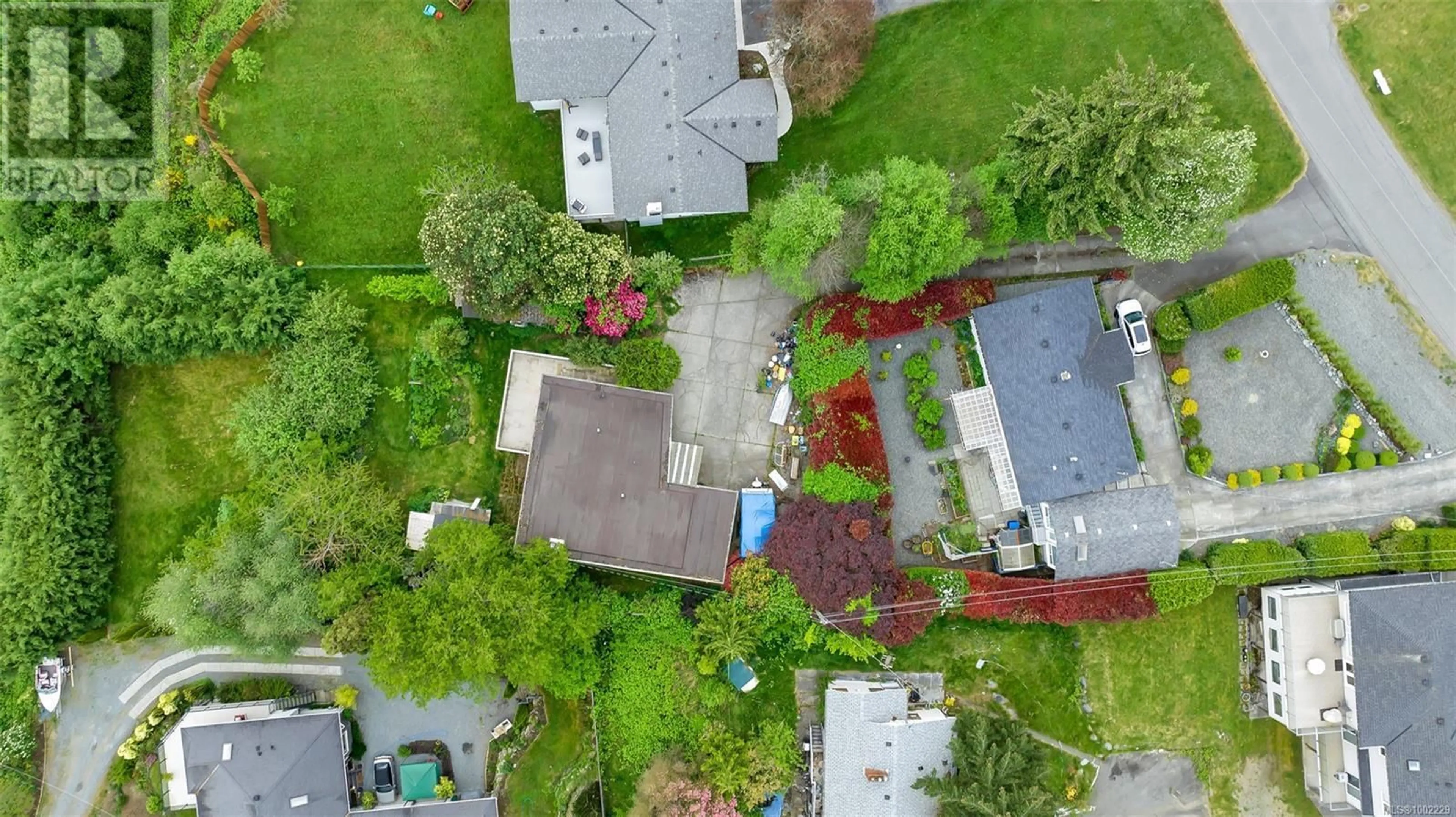 A pic from outside/outdoor area/front of a property/back of a property/a pic from drone, street for 427A WALKER AVENUE, Ladysmith British Columbia V9G1V7