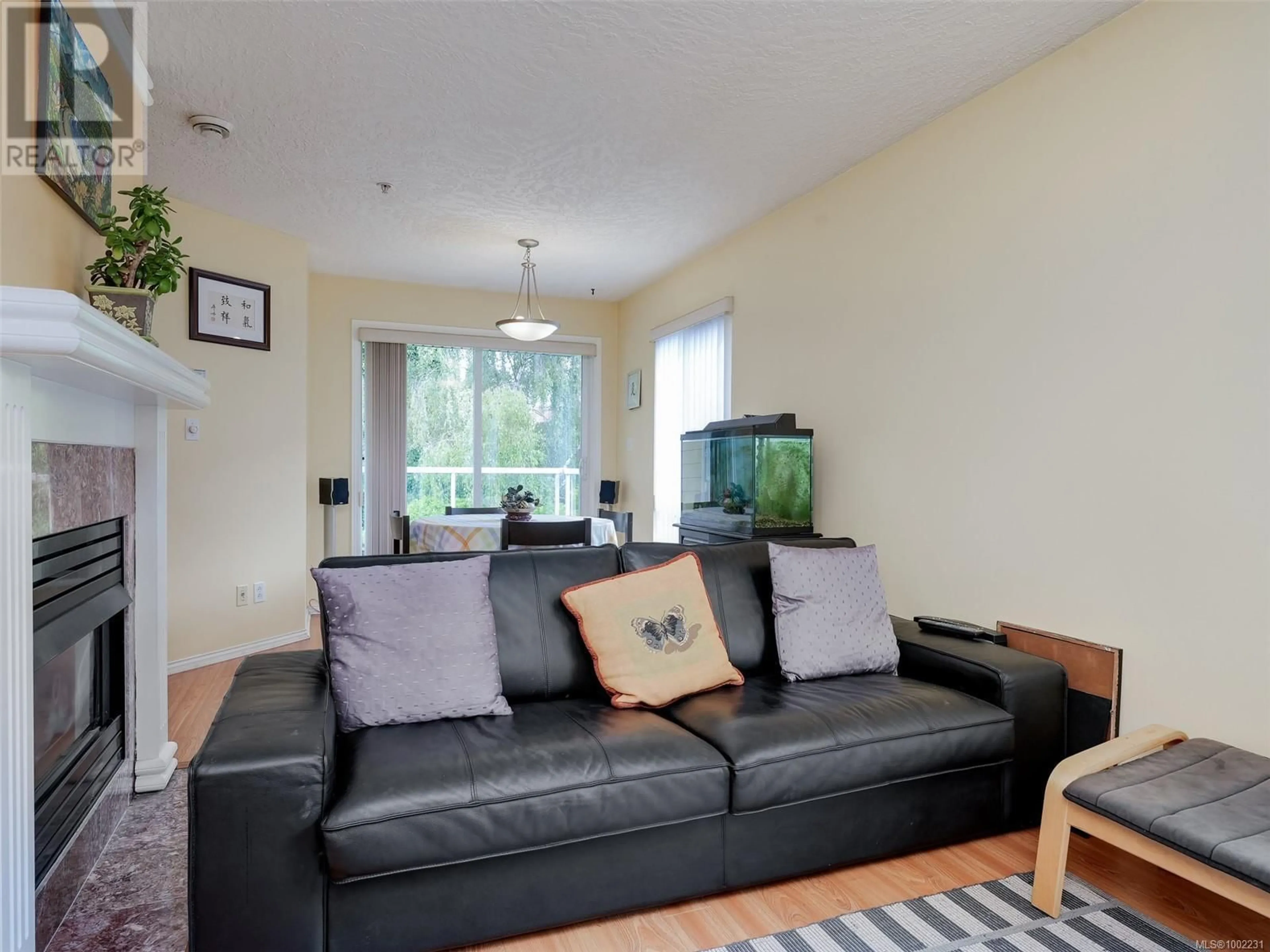 Living room with furniture, unknown for 402 - 649 BAY STREET, Victoria British Columbia V8T5H8