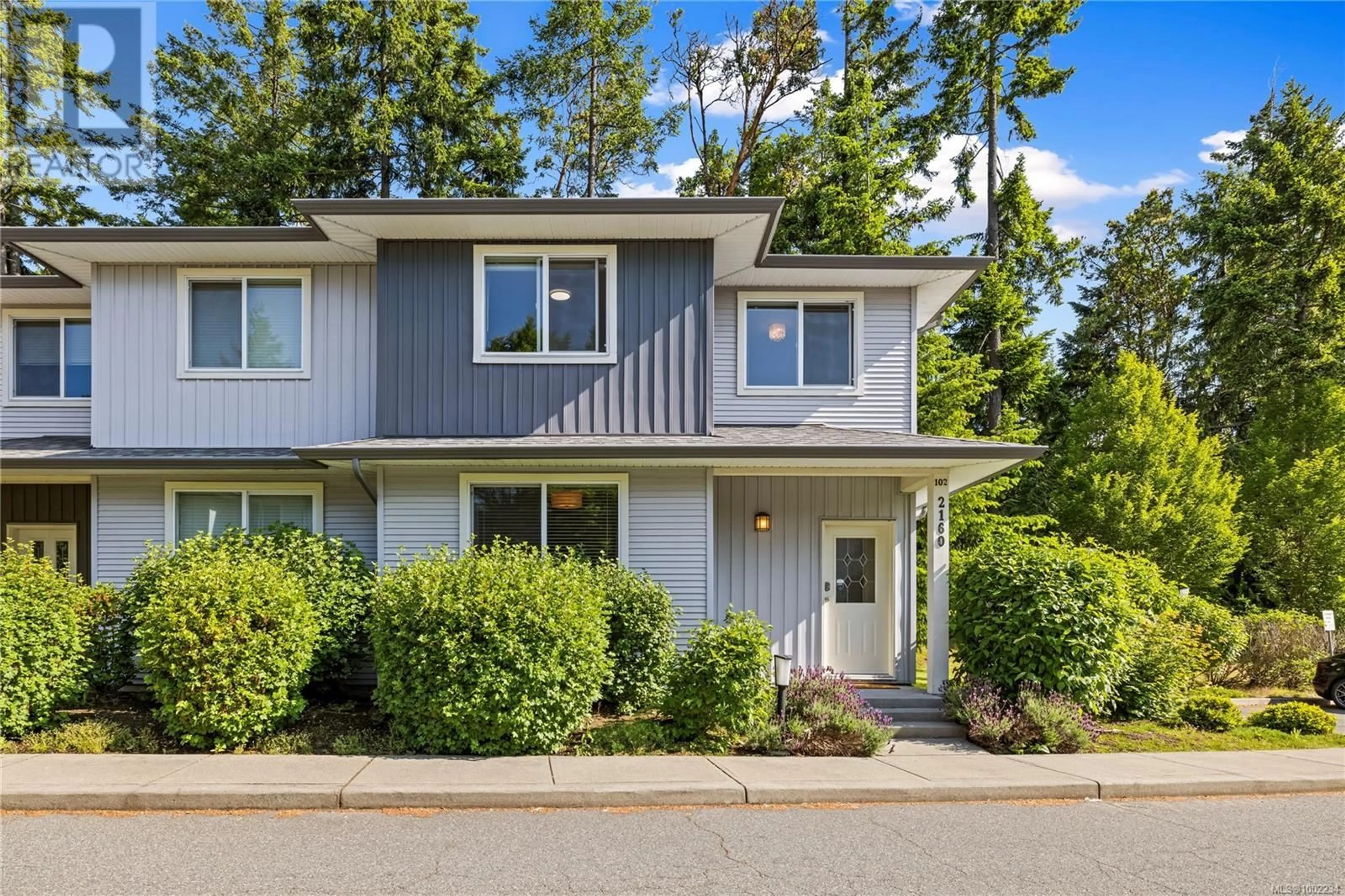 Home with vinyl exterior material, street for 102 - 2160 RIDGEMONT PLACE, Nanaimo British Columbia V9T0C8