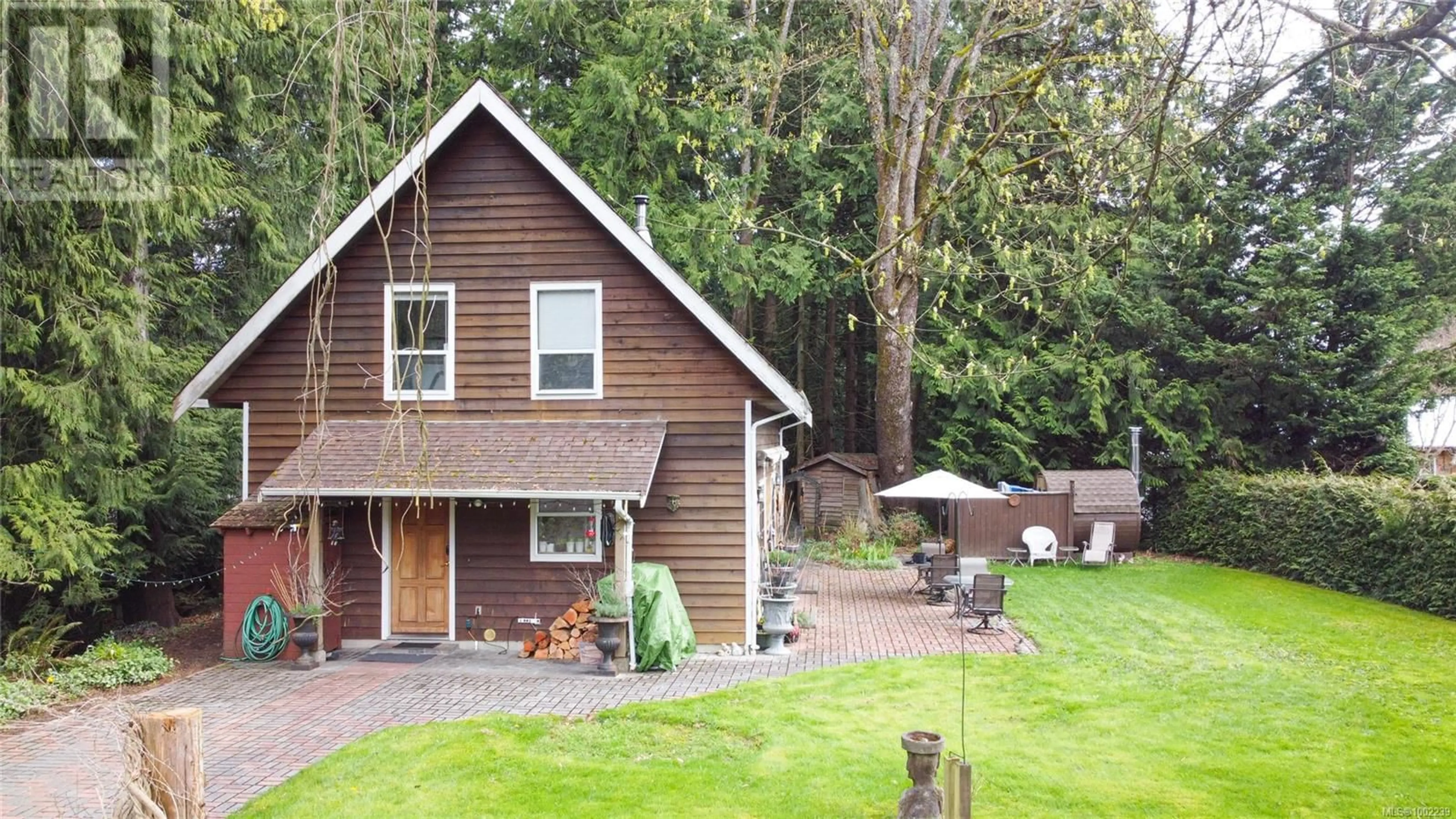 Home with vinyl exterior material, street for 10741 CHEMAINUS ROAD, Ladysmith British Columbia V0G2A6