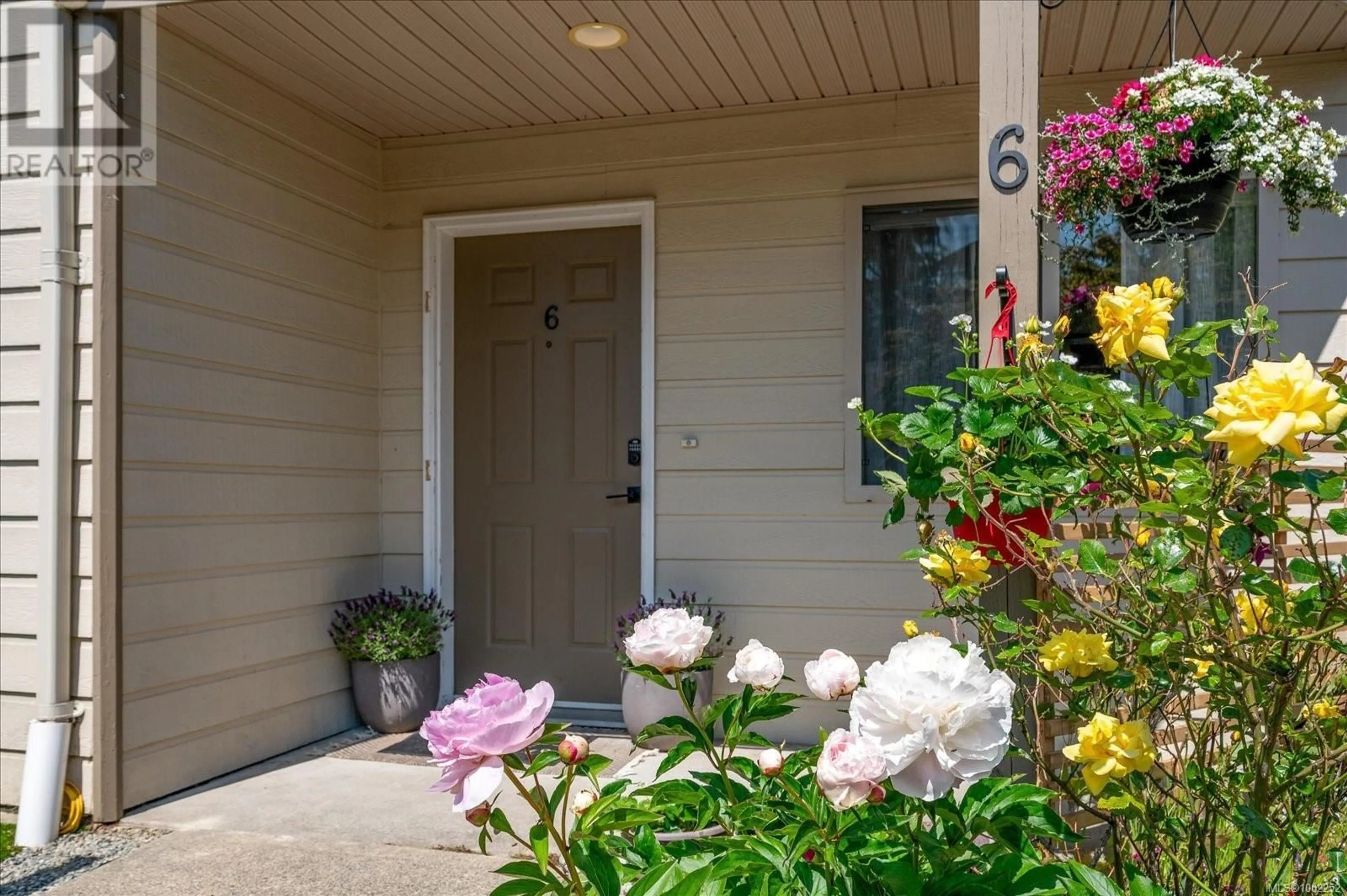 Indoor entryway for 6 - 4271 WELLINGTON ROAD, Nanaimo British Columbia V9T2H2