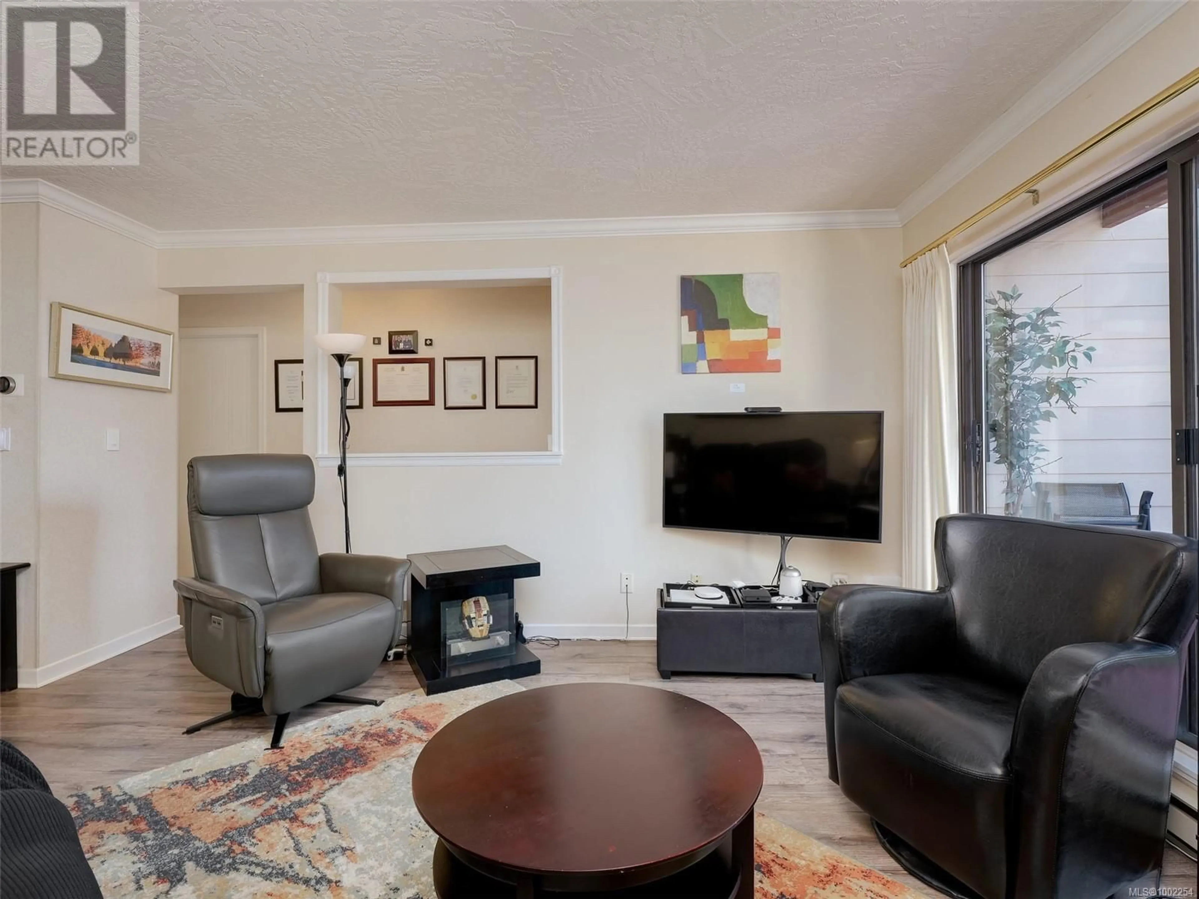 Living room with furniture, unknown for 403 - 420 PARRY STREET, Victoria British Columbia V8V2H7