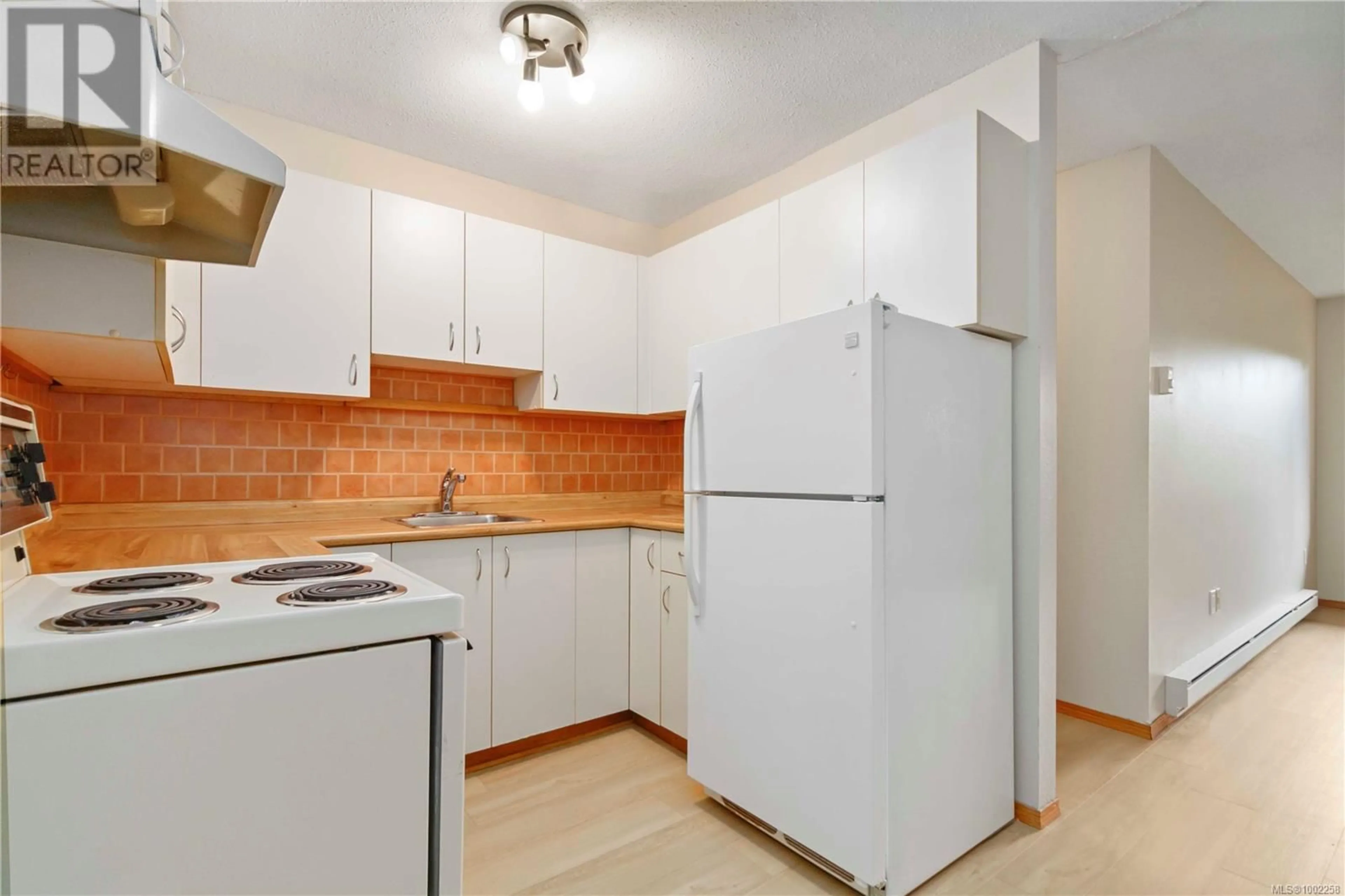 Standard kitchen, unknown for 5 - 974 DUNFORD AVENUE, Langford British Columbia V9B2S3