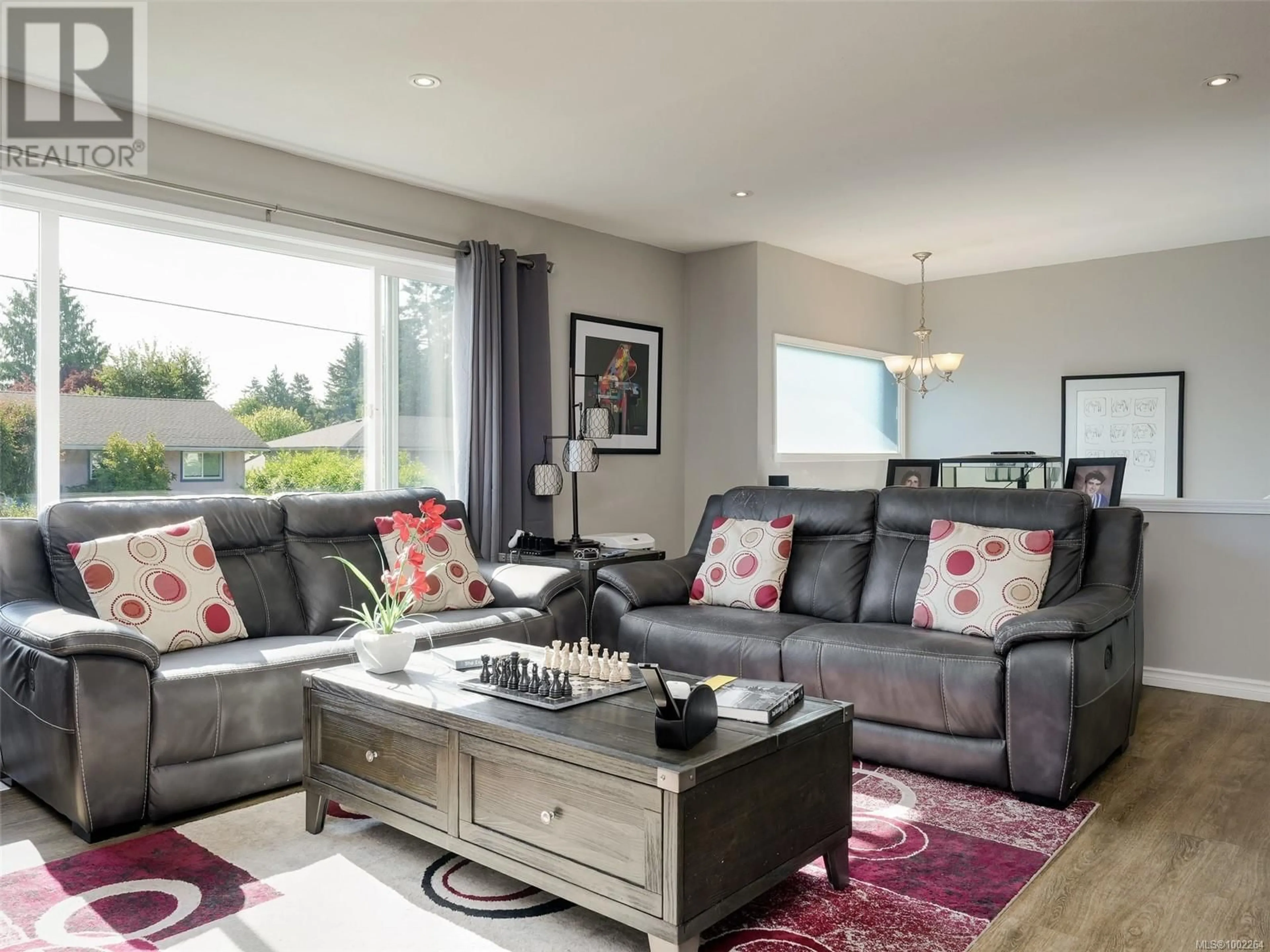 Living room with furniture, unknown for 10378 PATRICIA PLACE, Sidney British Columbia V8L3J6