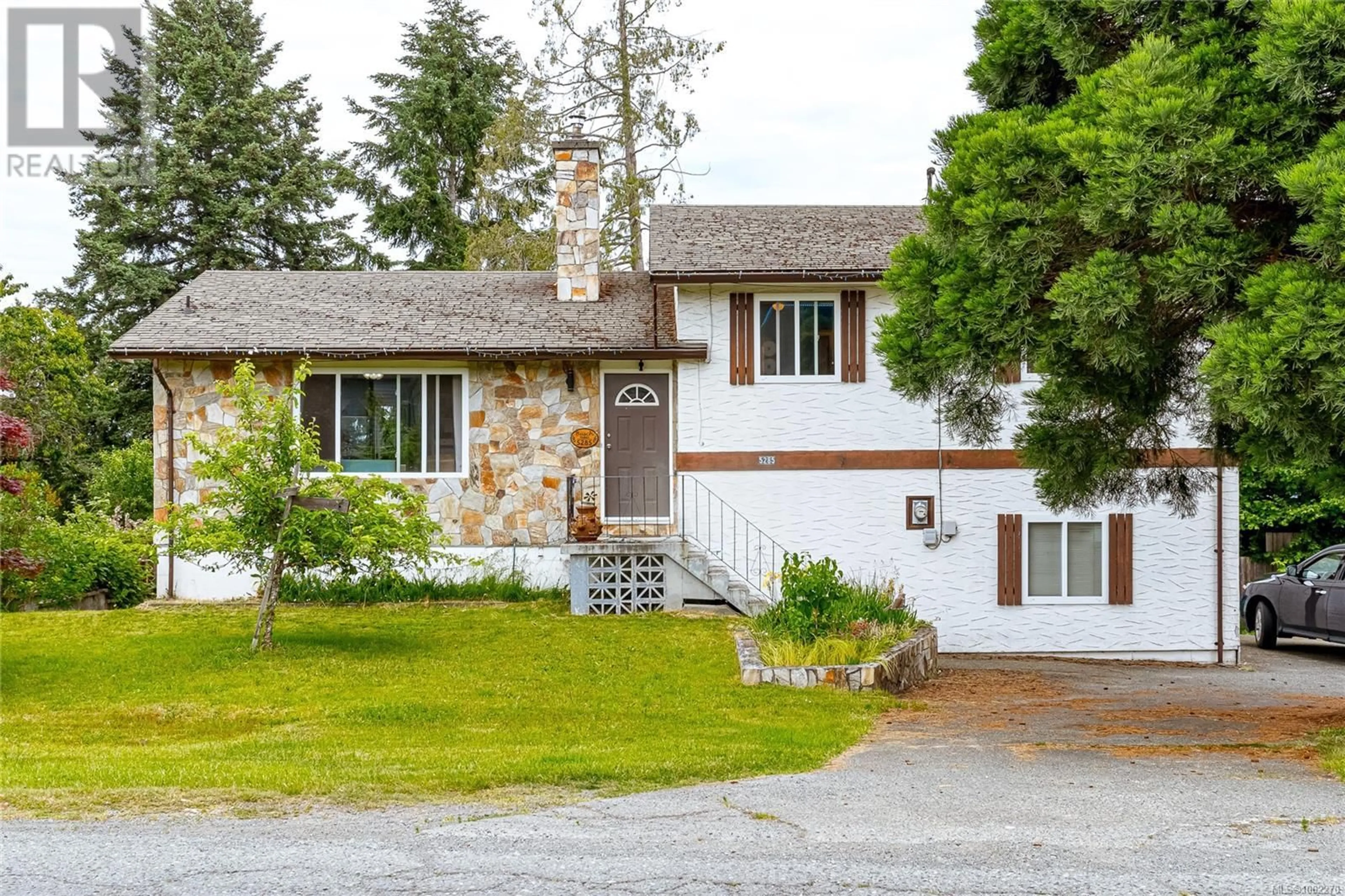 Home with vinyl exterior material, street for 5285 MILLER ROAD, Duncan British Columbia V9L6R6