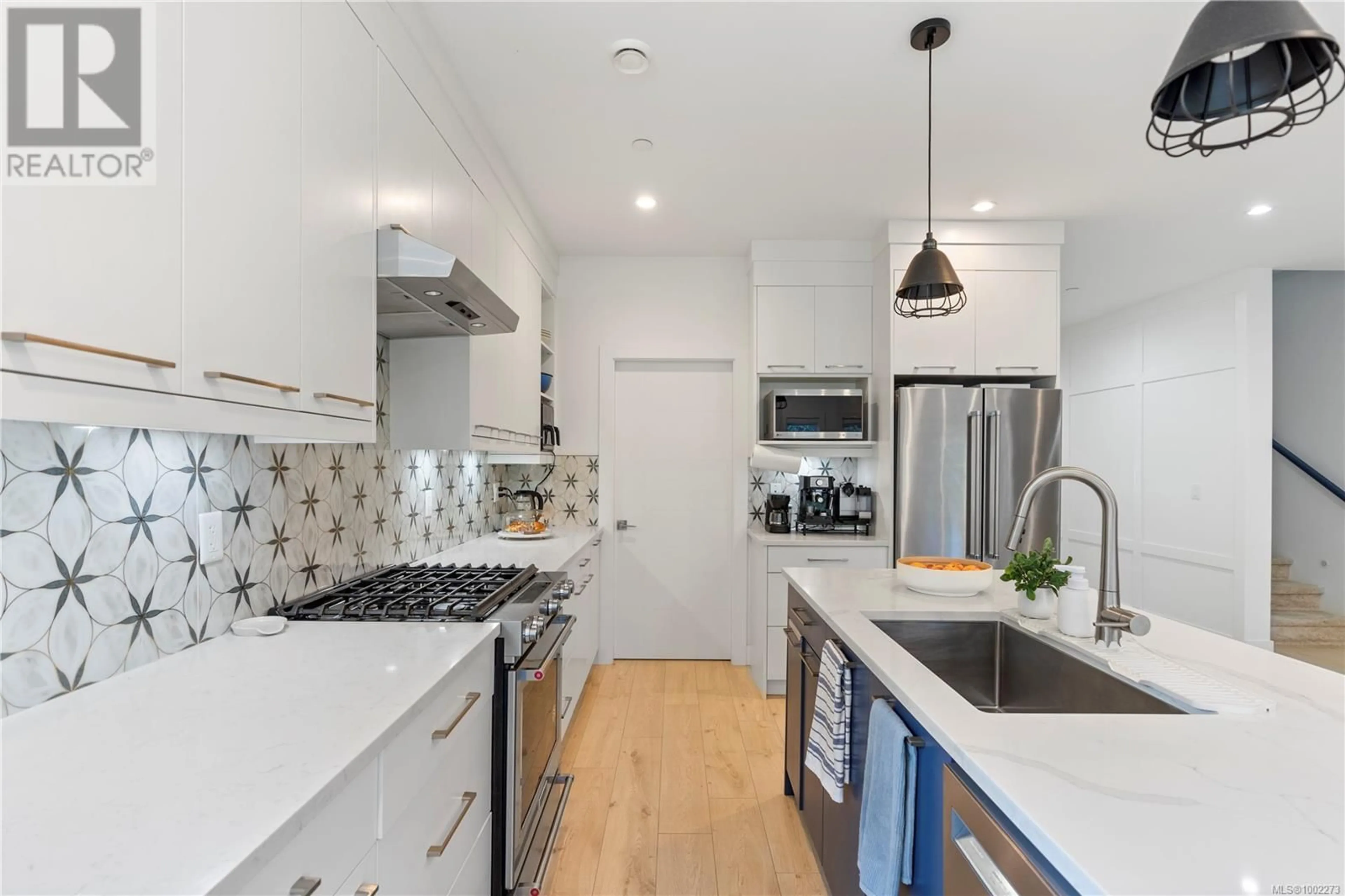 Contemporary kitchen, ceramic/tile floor for 3204 MARLEY COURT, Langford British Columbia V9C2M9
