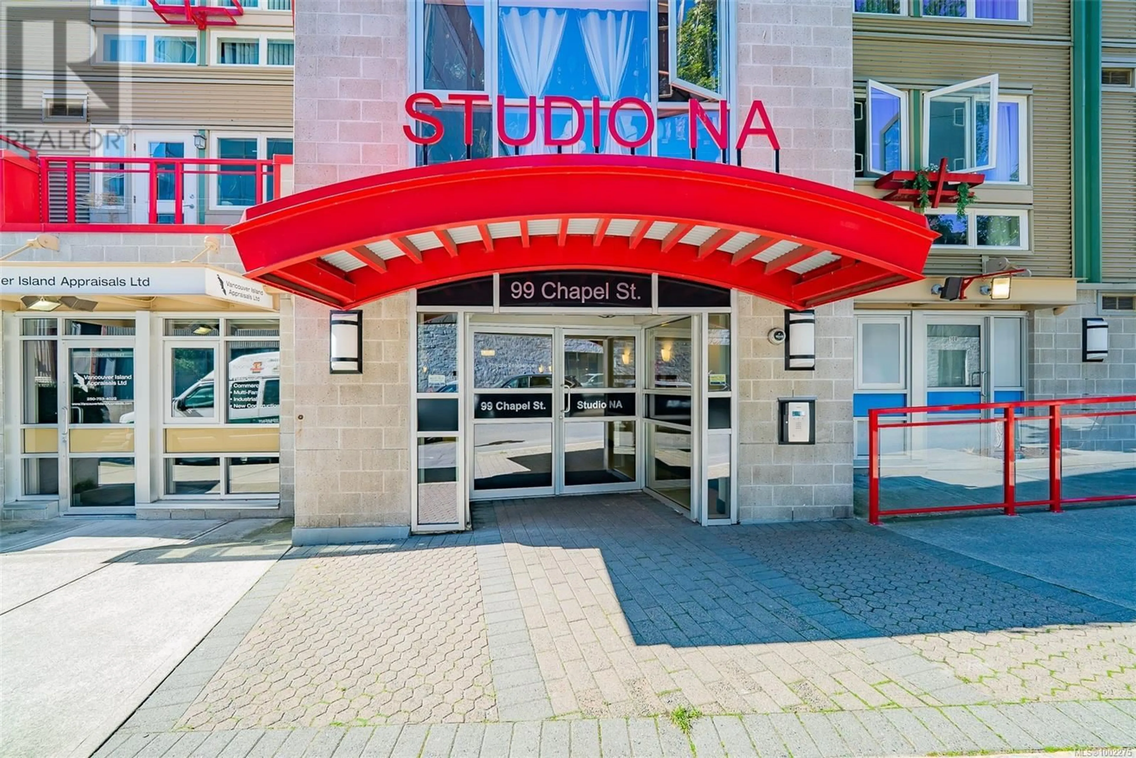Indoor foyer for 320 - 99 CHAPEL STREET, Nanaimo British Columbia V9R5H3