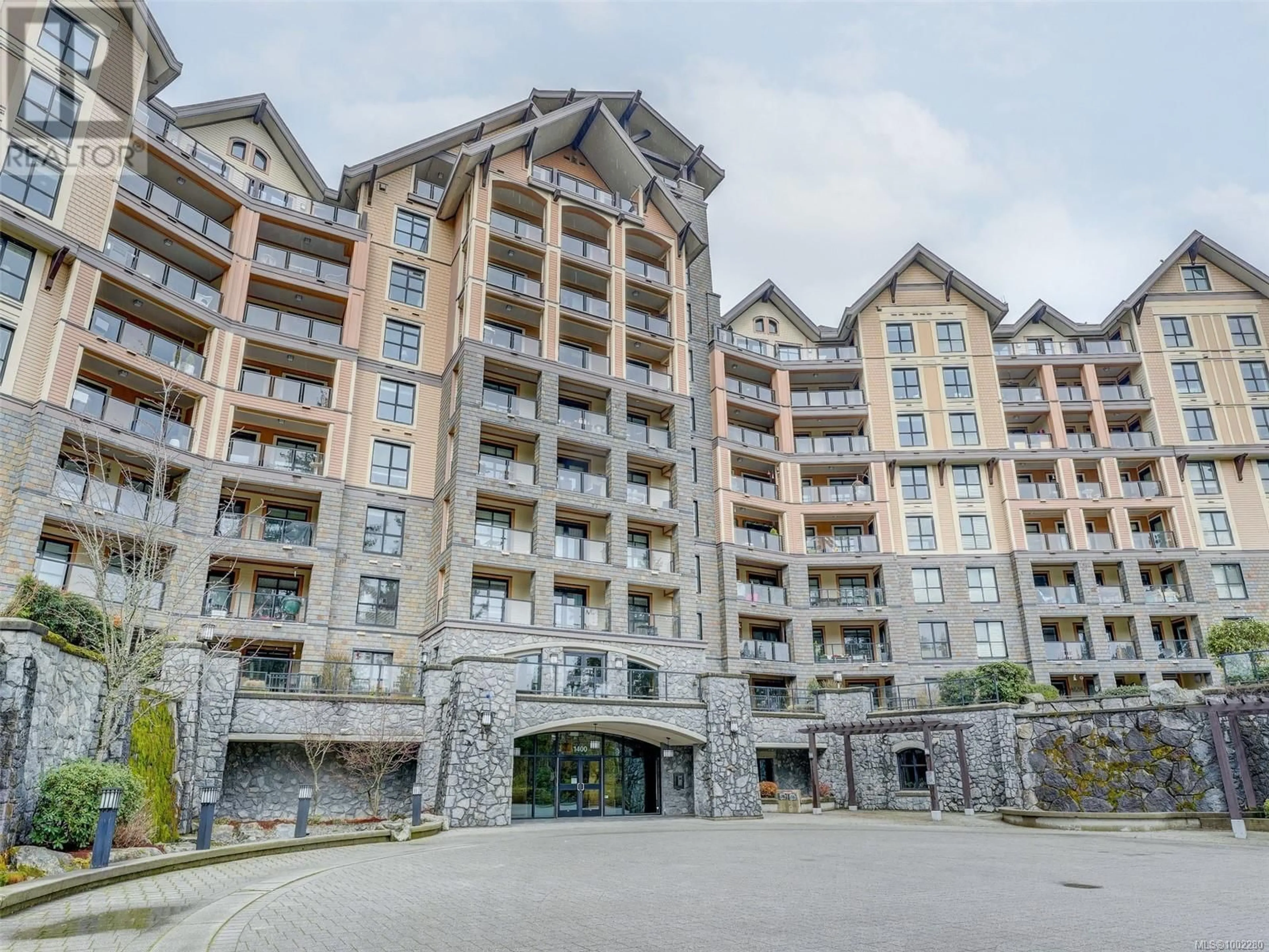 Indoor foyer for 213 - 1400 LYNBURNE PLACE, Langford British Columbia V9B0A4