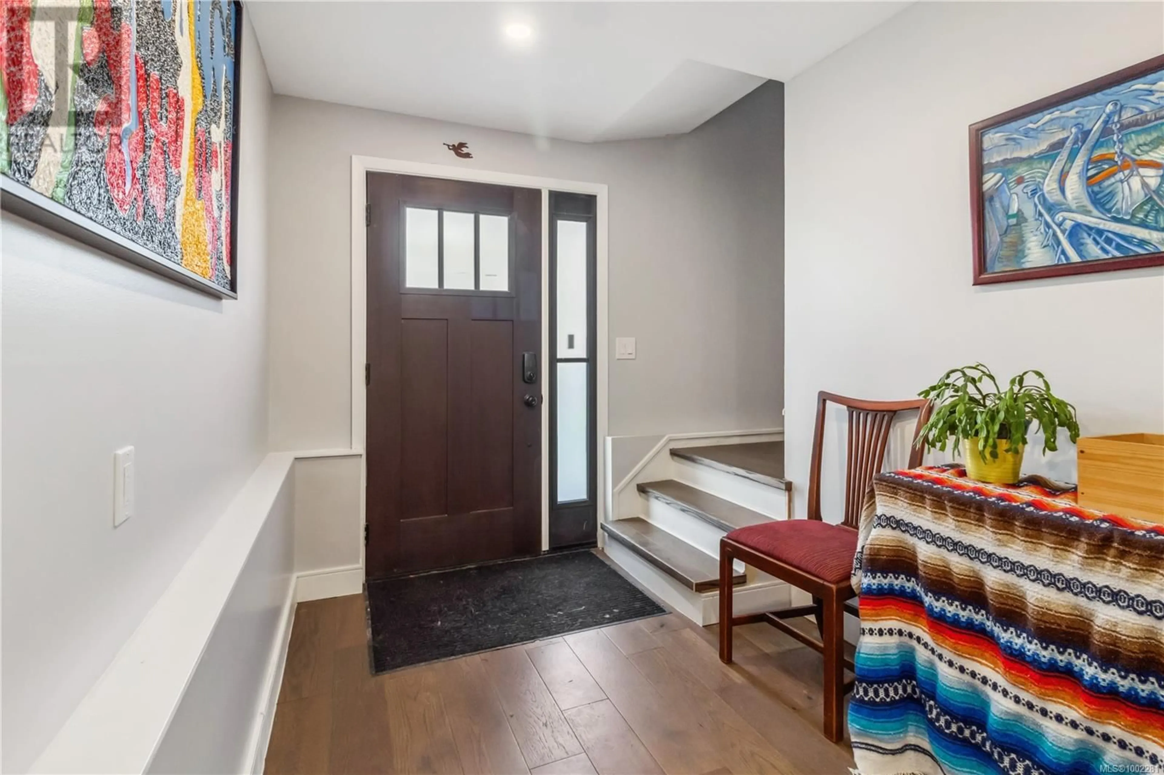 Indoor entryway for 10343 PATRICIA PLACE, Sidney British Columbia V8L3J5