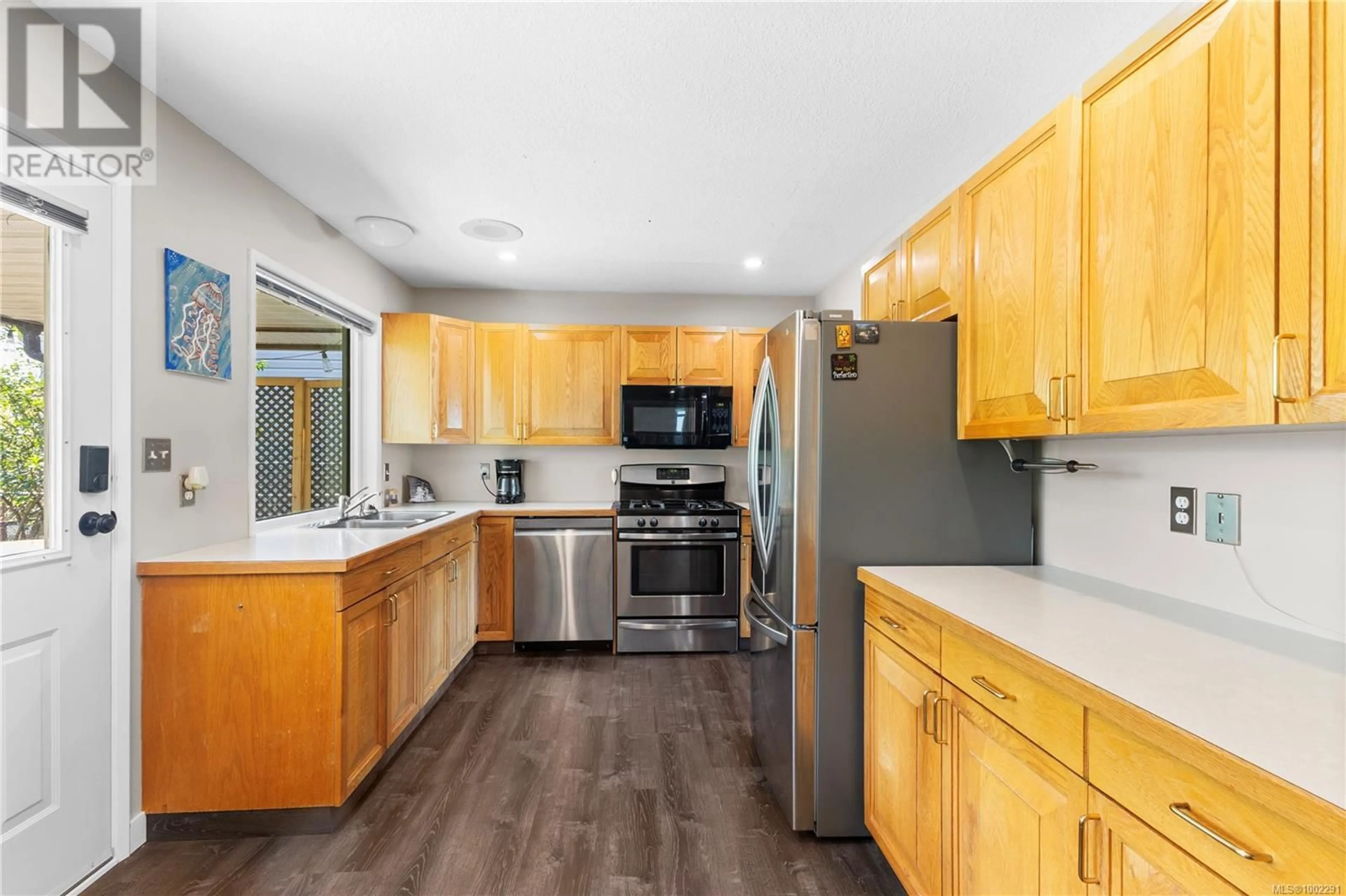 Standard kitchen, unknown for 1265 MOUNTAIN VIEW PLACE, Campbell River British Columbia V9W7Z4