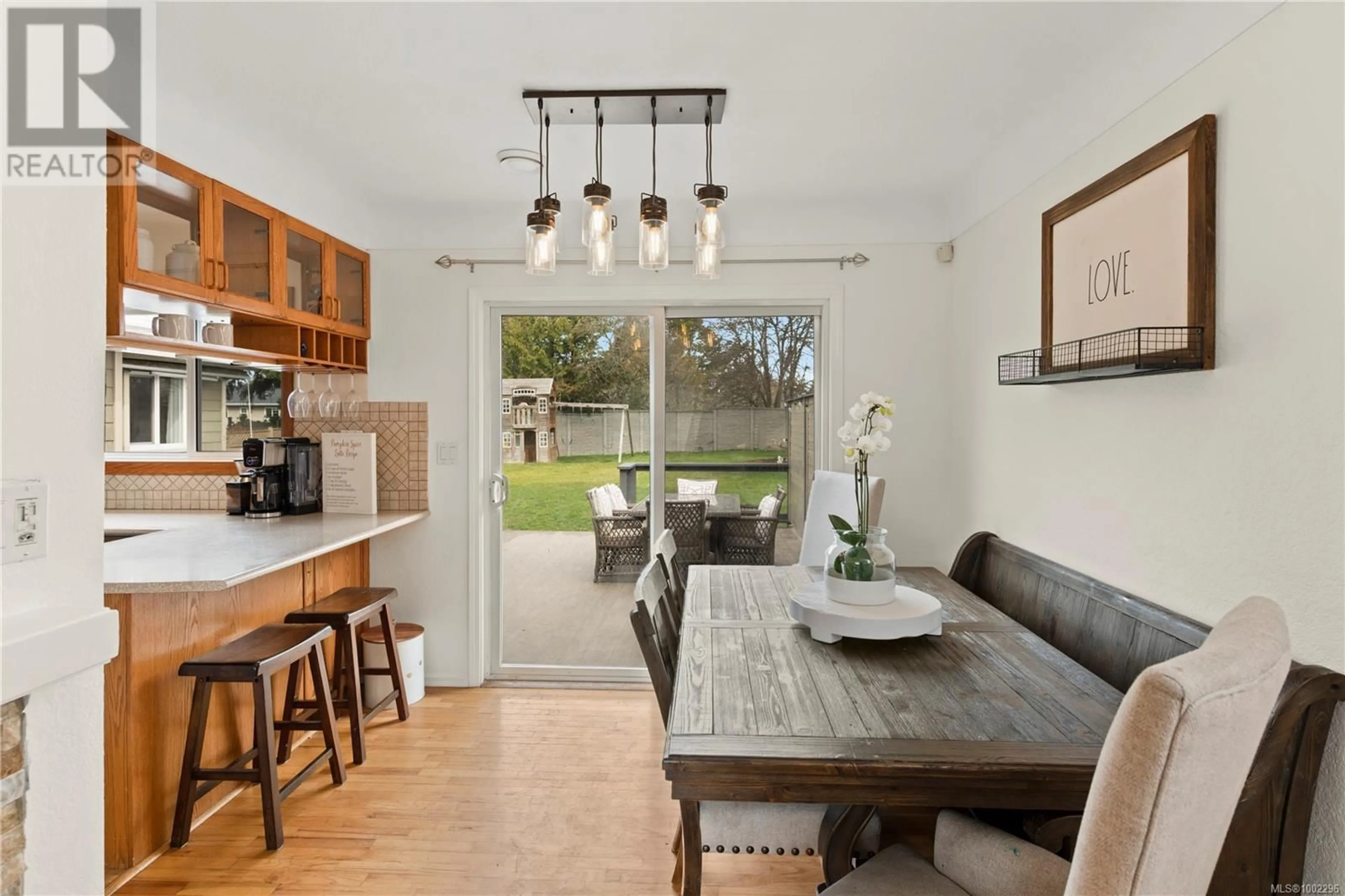 Open concept kitchen, unknown for 630 BAXTER AVENUE, Saanich British Columbia V8Z2G9