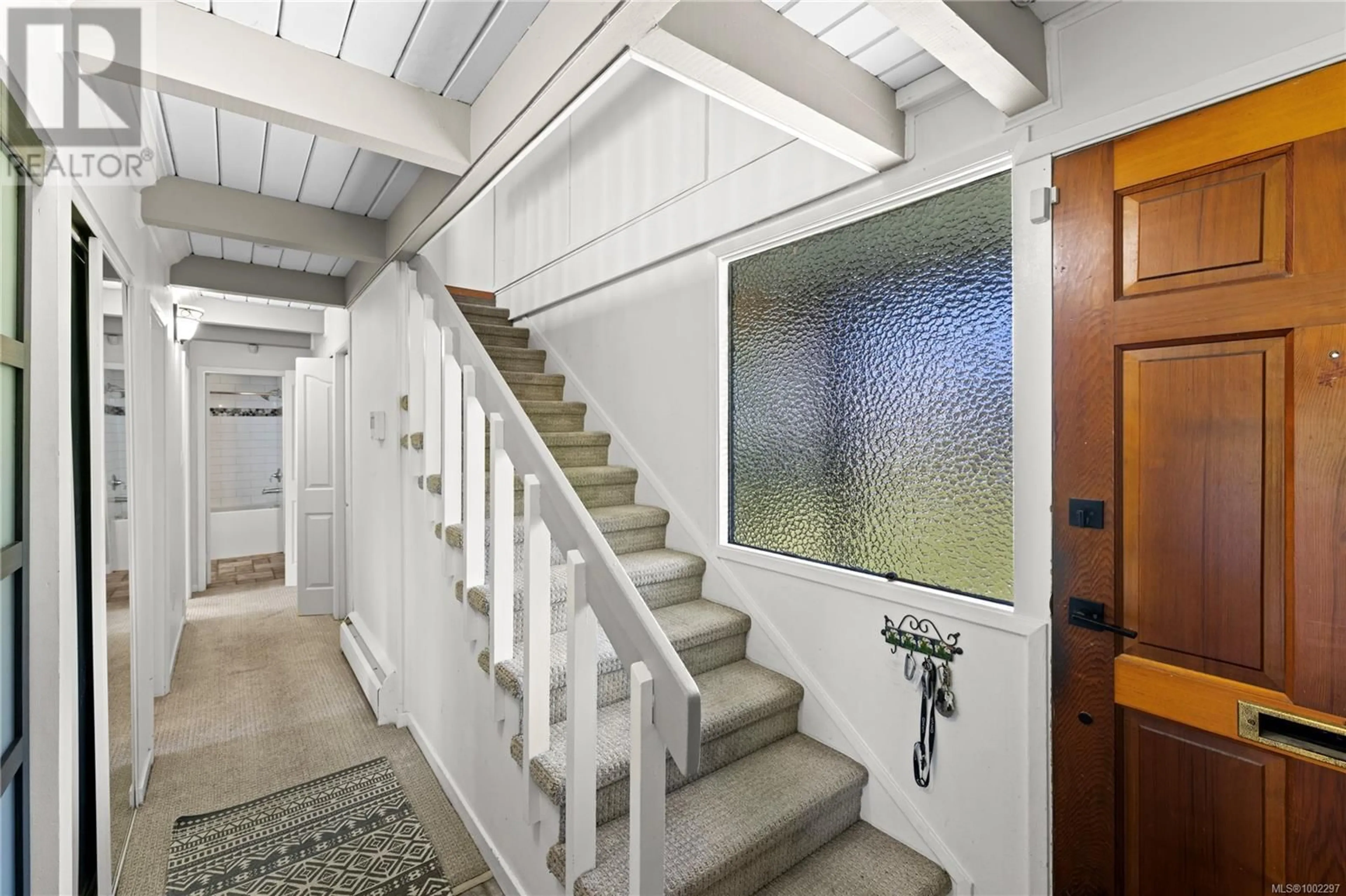 Indoor entryway for 419 LENHART AVENUE, Nanaimo British Columbia V9S4X4