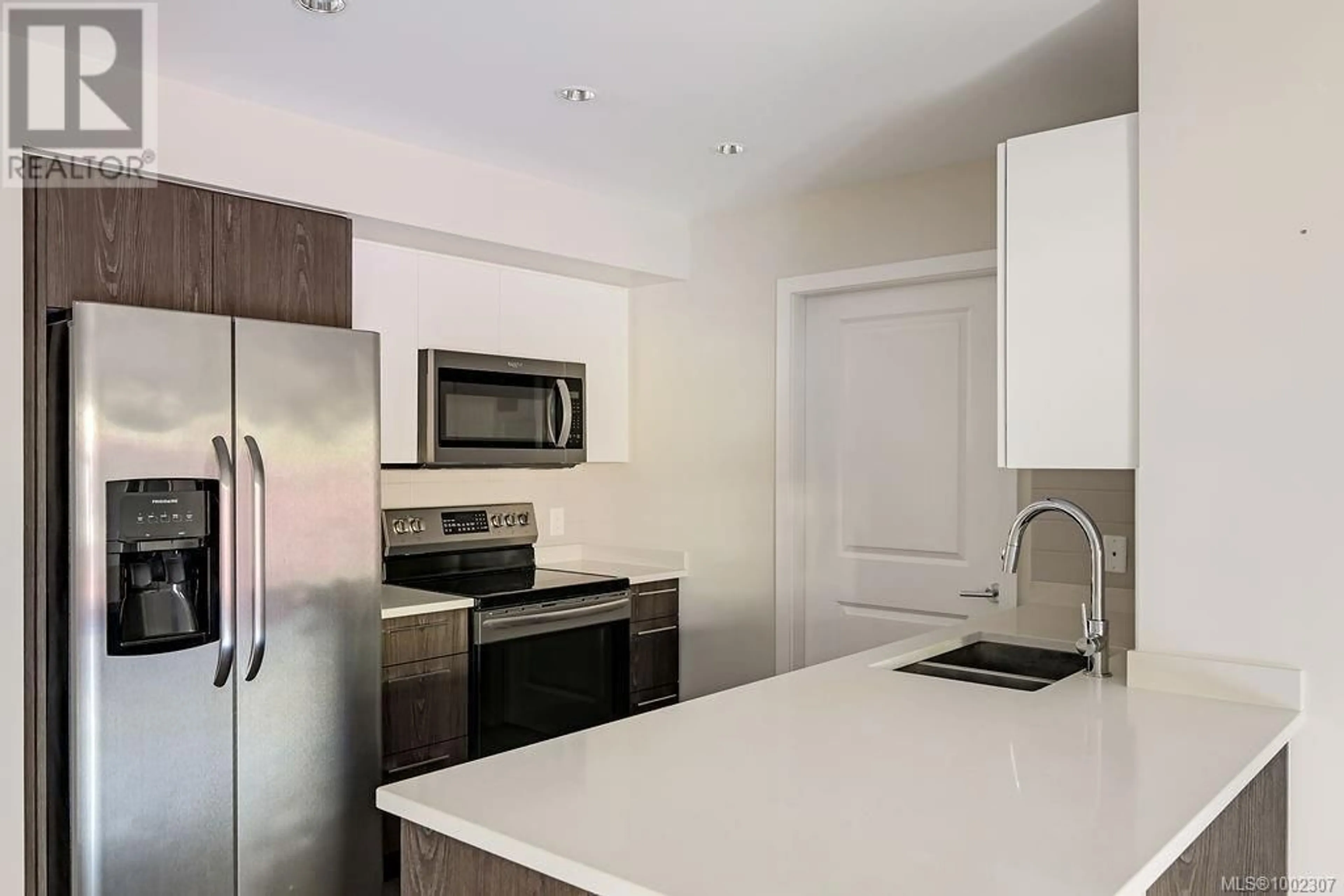Unknown for 203 - 1000 INVERNESS ROAD, Saanich British Columbia V8X2S1
