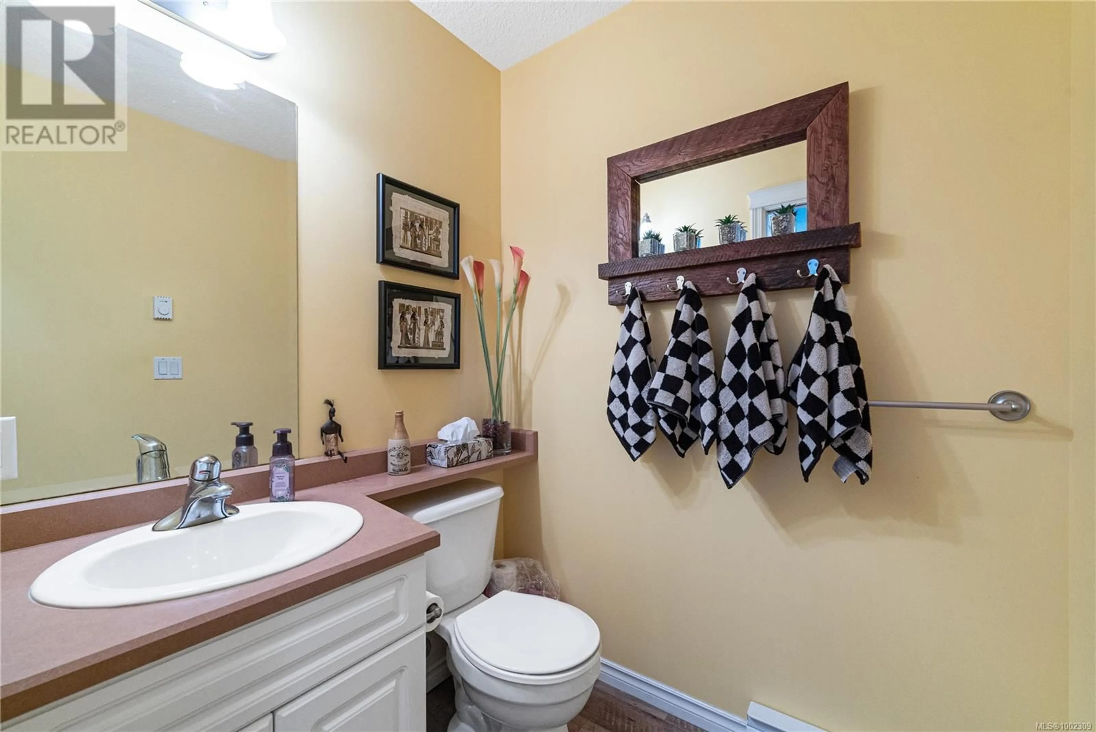 Standard bathroom, ceramic/tile floor for 6188 CLAYBURN PLACE, Nanaimo British Columbia V9V1V2