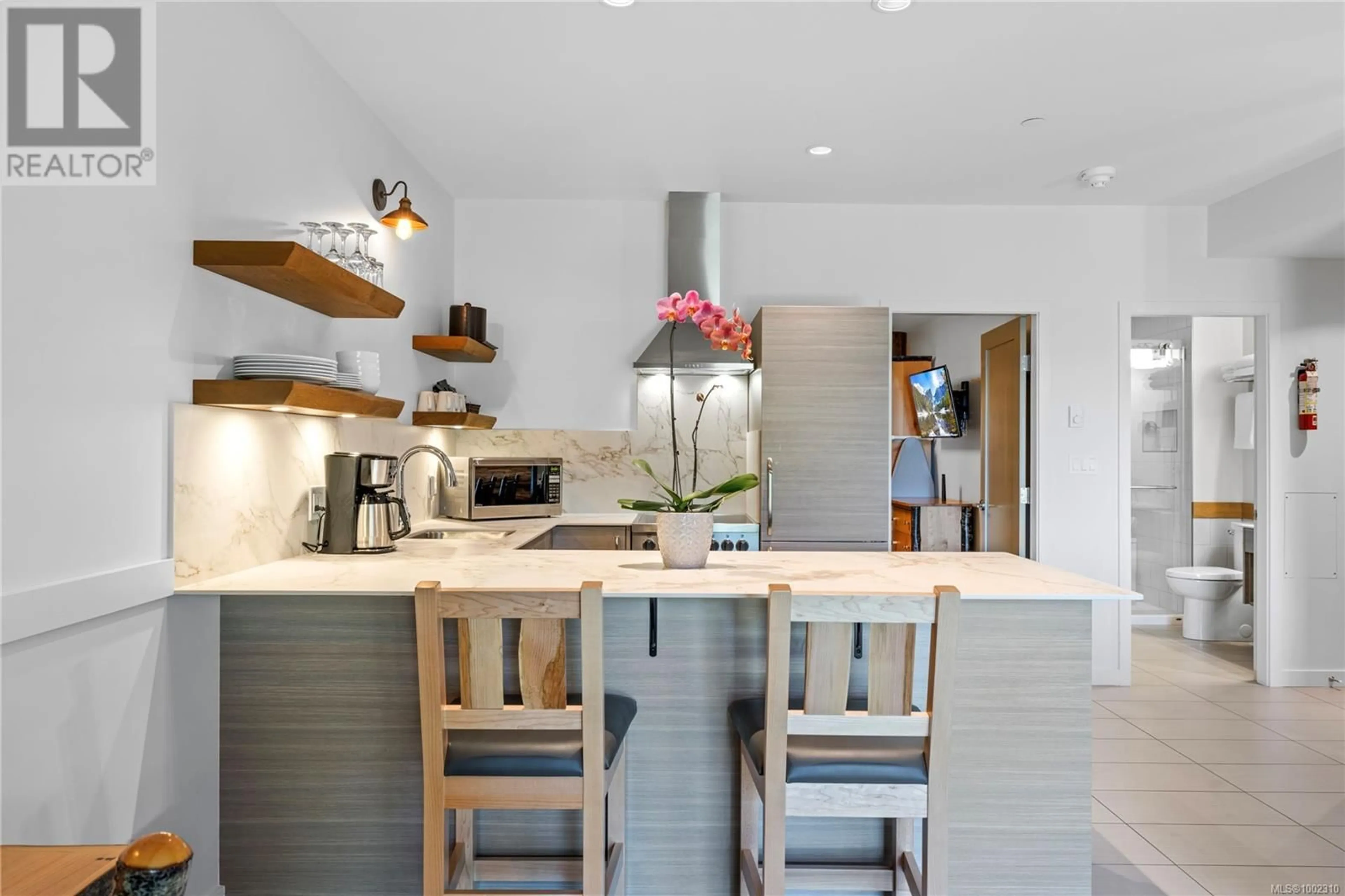 Contemporary kitchen, unknown for 130 - 1155 RESORT DRIVE, Parksville British Columbia V9P2E3
