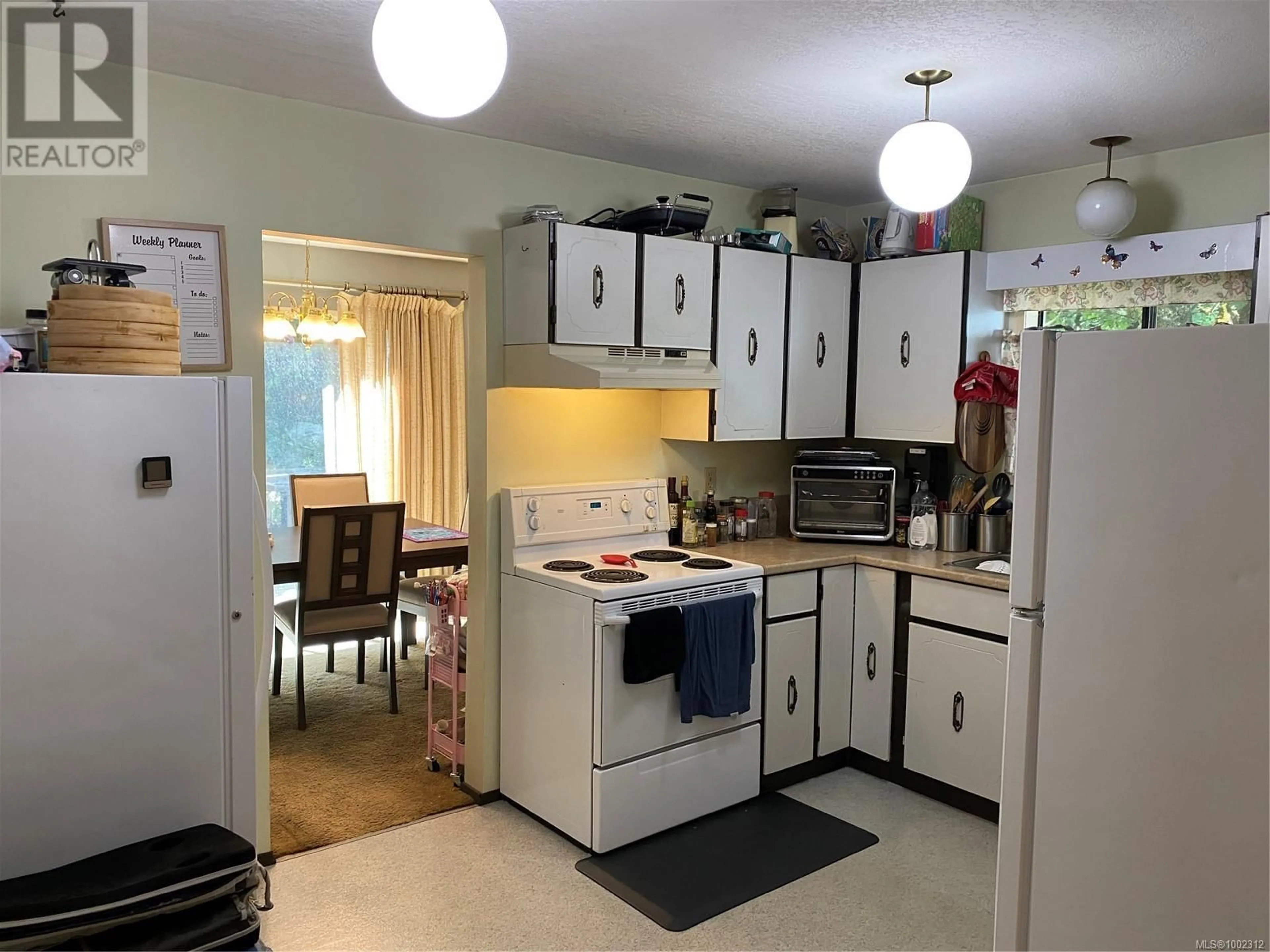 Standard kitchen, unknown for 203 CADBORO PLACE, Nanaimo British Columbia V9R6J3