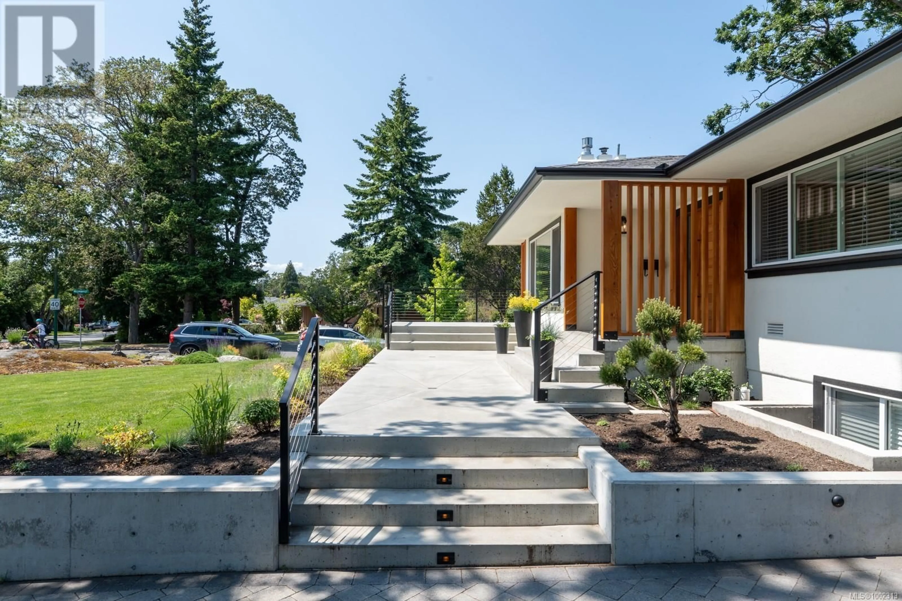 Patio, unknown for 2126 LANSDOWNE ROAD, Oak Bay British Columbia V8P1V6