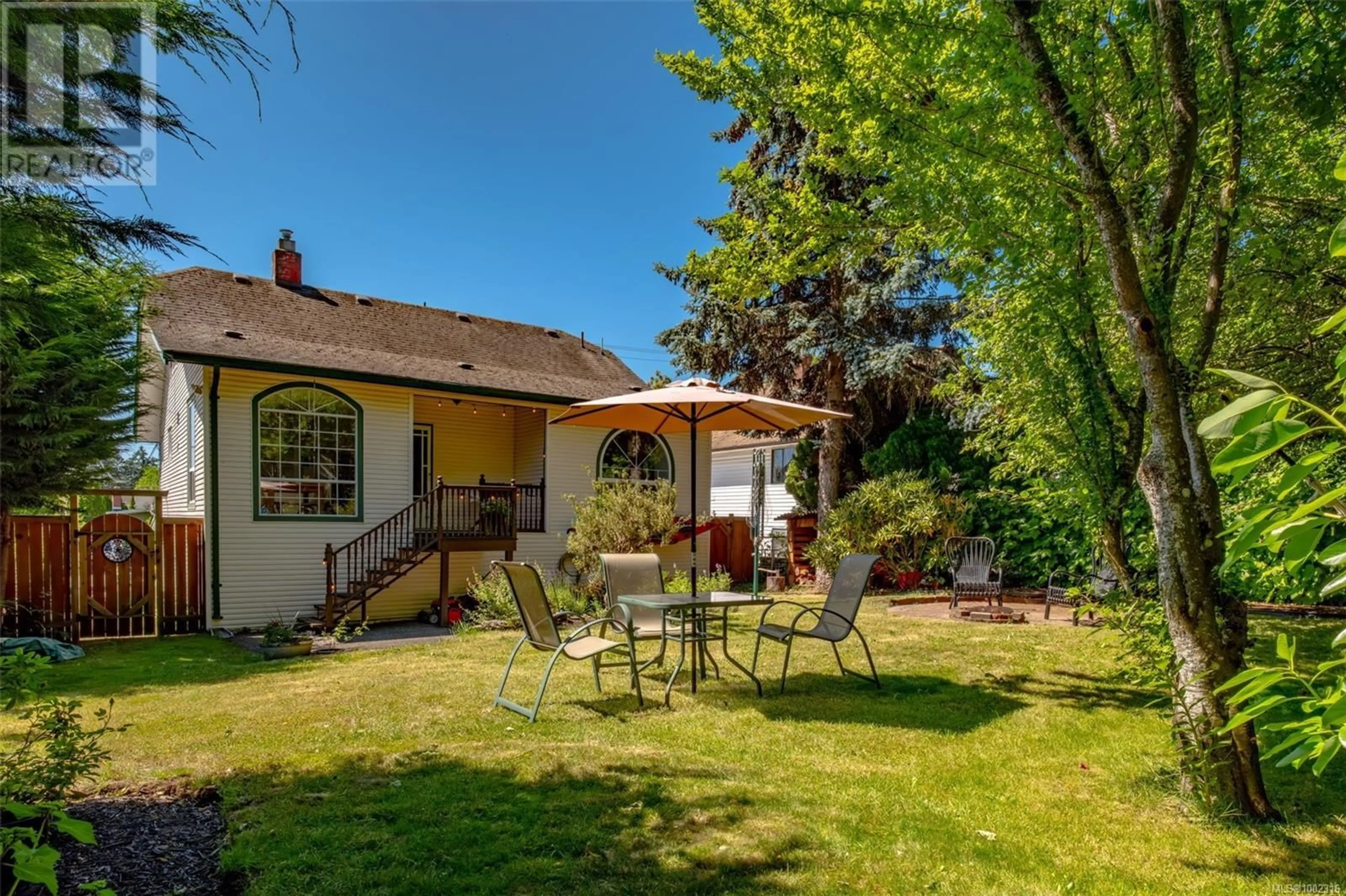 Patio, street for 536 BRADLEY STREET, Nanaimo British Columbia V9S1C1