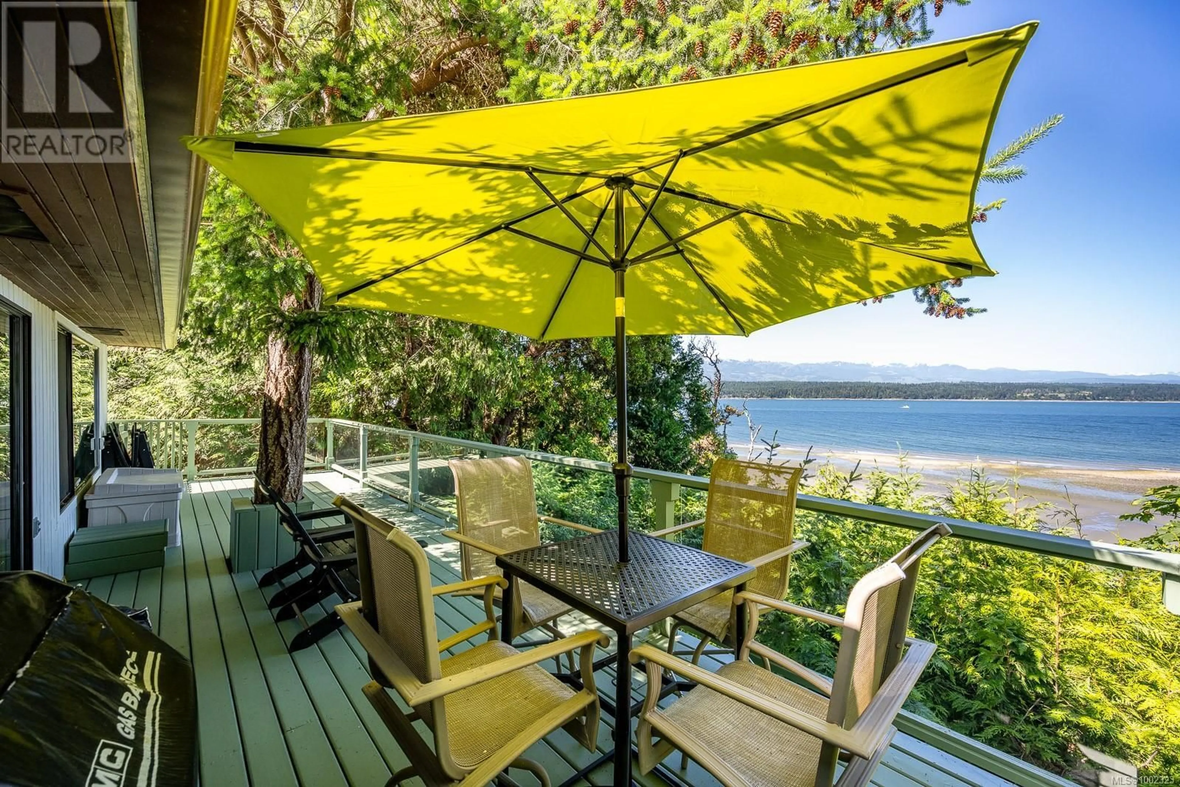 Patio, water/lake/river/ocean view for 3845 SHINGLE SPIT ROAD, Hornby Island British Columbia V0R1Z0