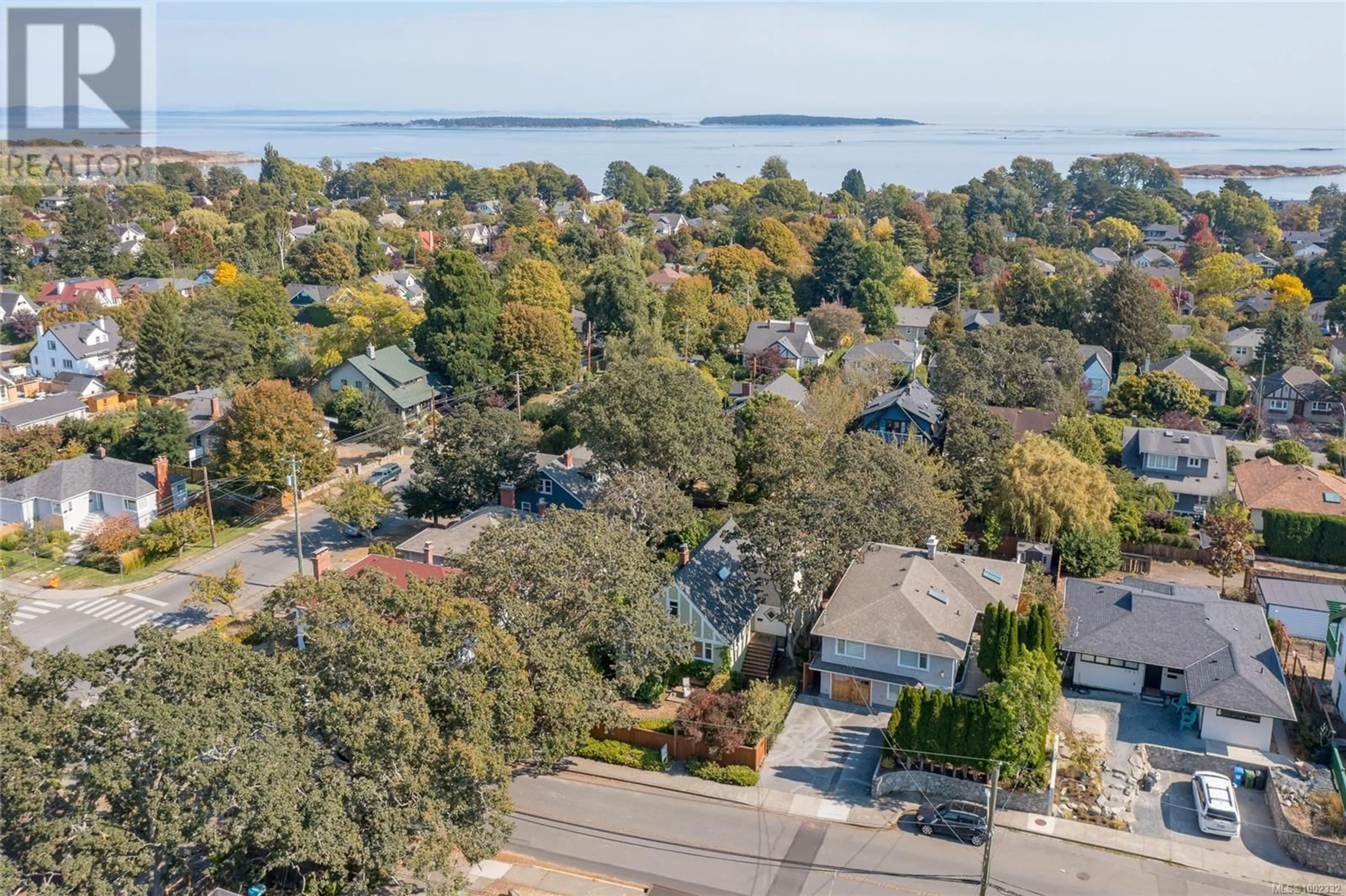 A pic from outside/outdoor area/front of a property/back of a property/a pic from drone, water/lake/river/ocean view for 1959 HAMPSHIRE ROAD, Oak Bay British Columbia V8R5T9