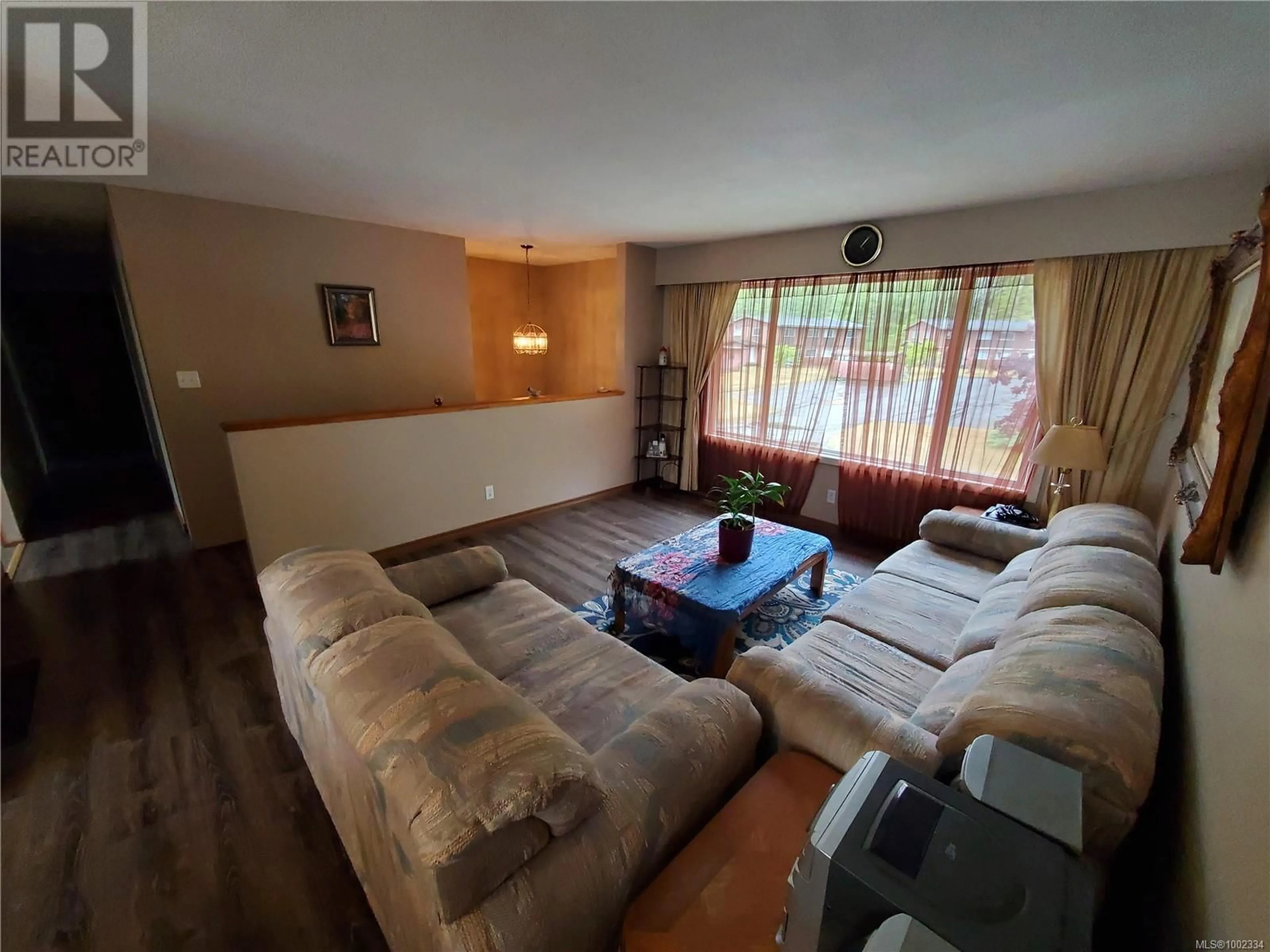 Living room with furniture, unknown for 860 JEWITT DRIVE, Tahsis British Columbia V0P1X0