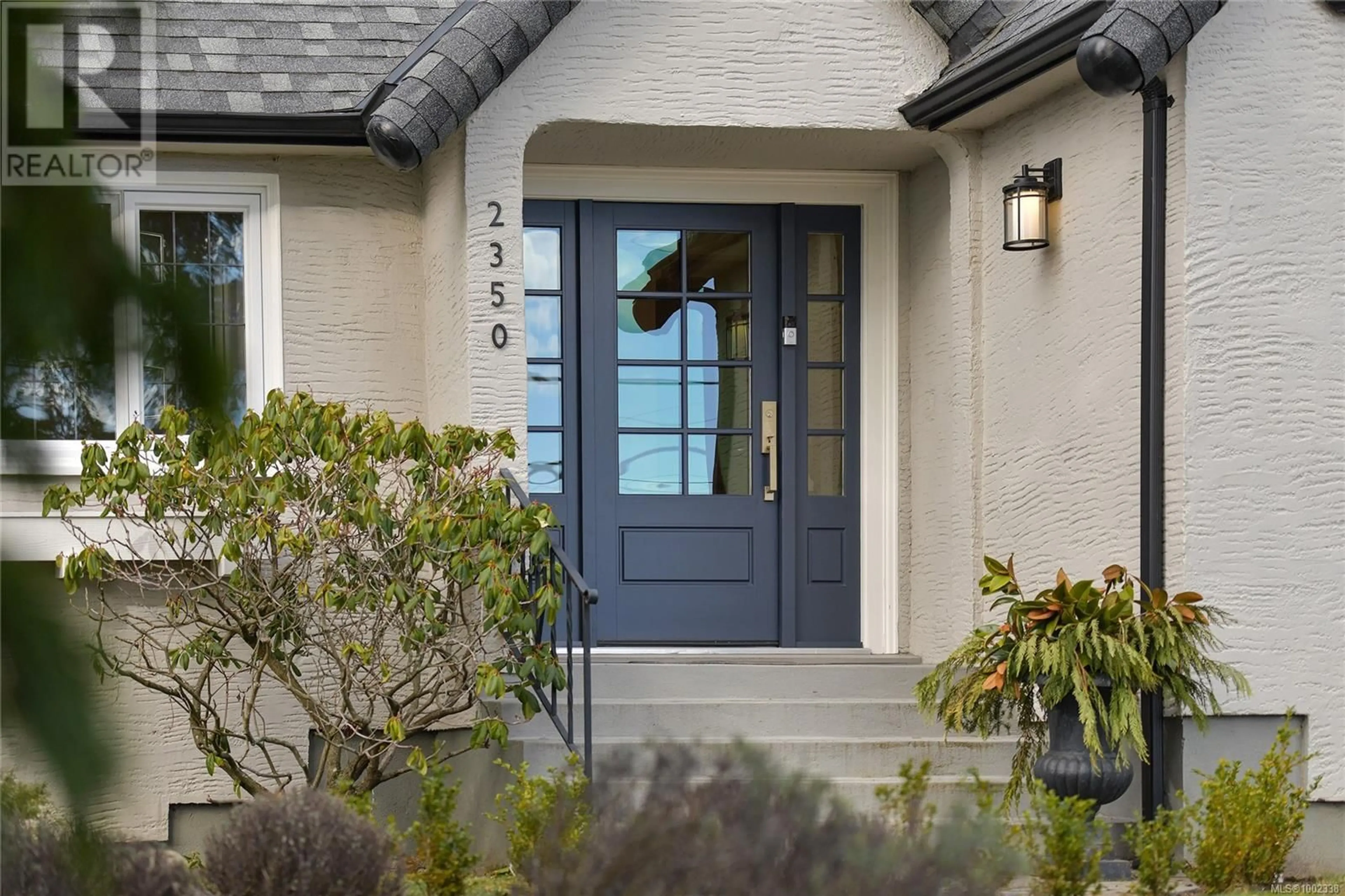 Indoor entryway for 2350 NOTTINGHAM ROAD, Oak Bay British Columbia V8R6C1