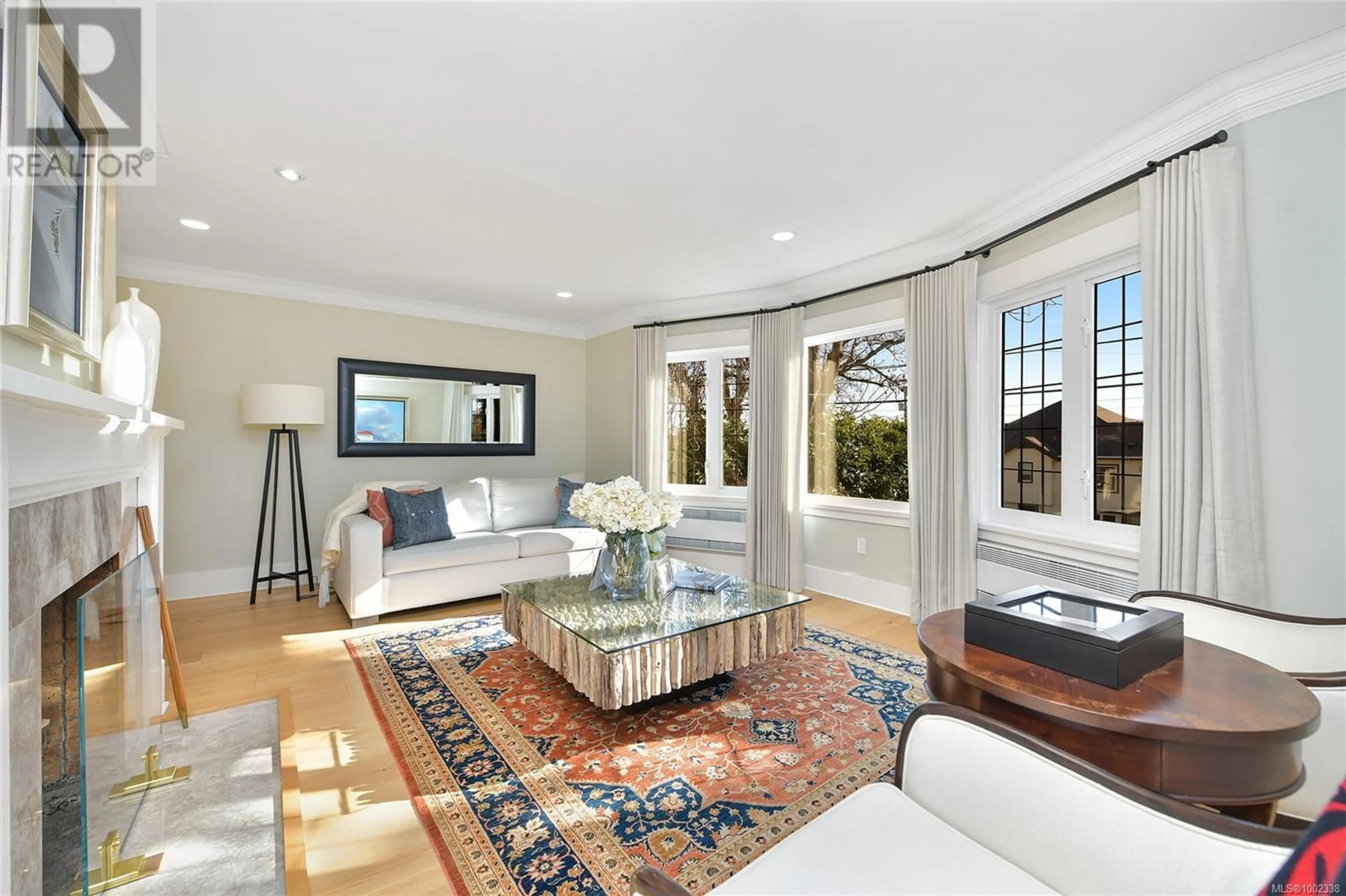 Living room with furniture, unknown for 2350 NOTTINGHAM ROAD, Oak Bay British Columbia V8R6C1