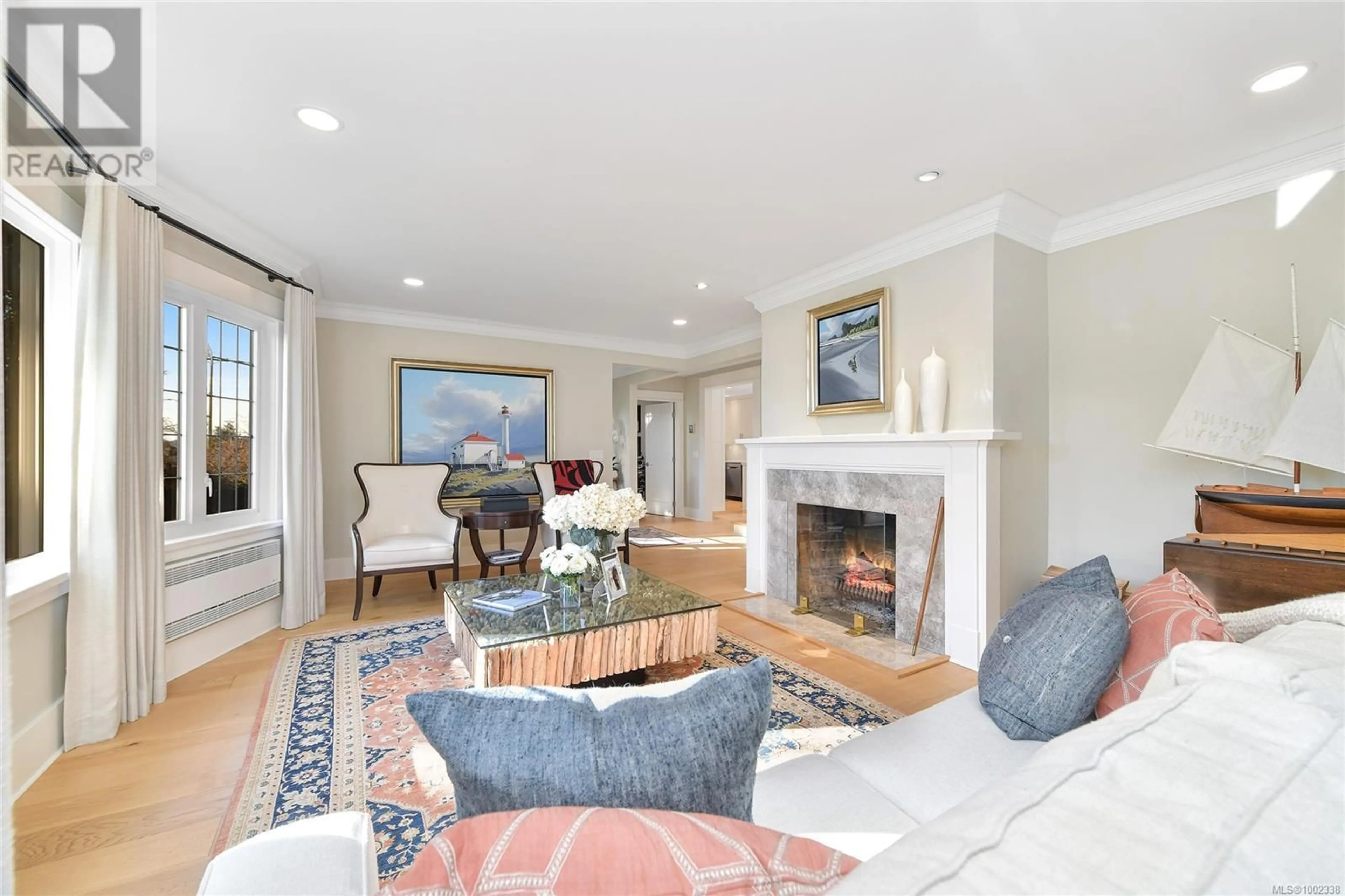 Living room with furniture, unknown for 2350 NOTTINGHAM ROAD, Oak Bay British Columbia V8R6C1
