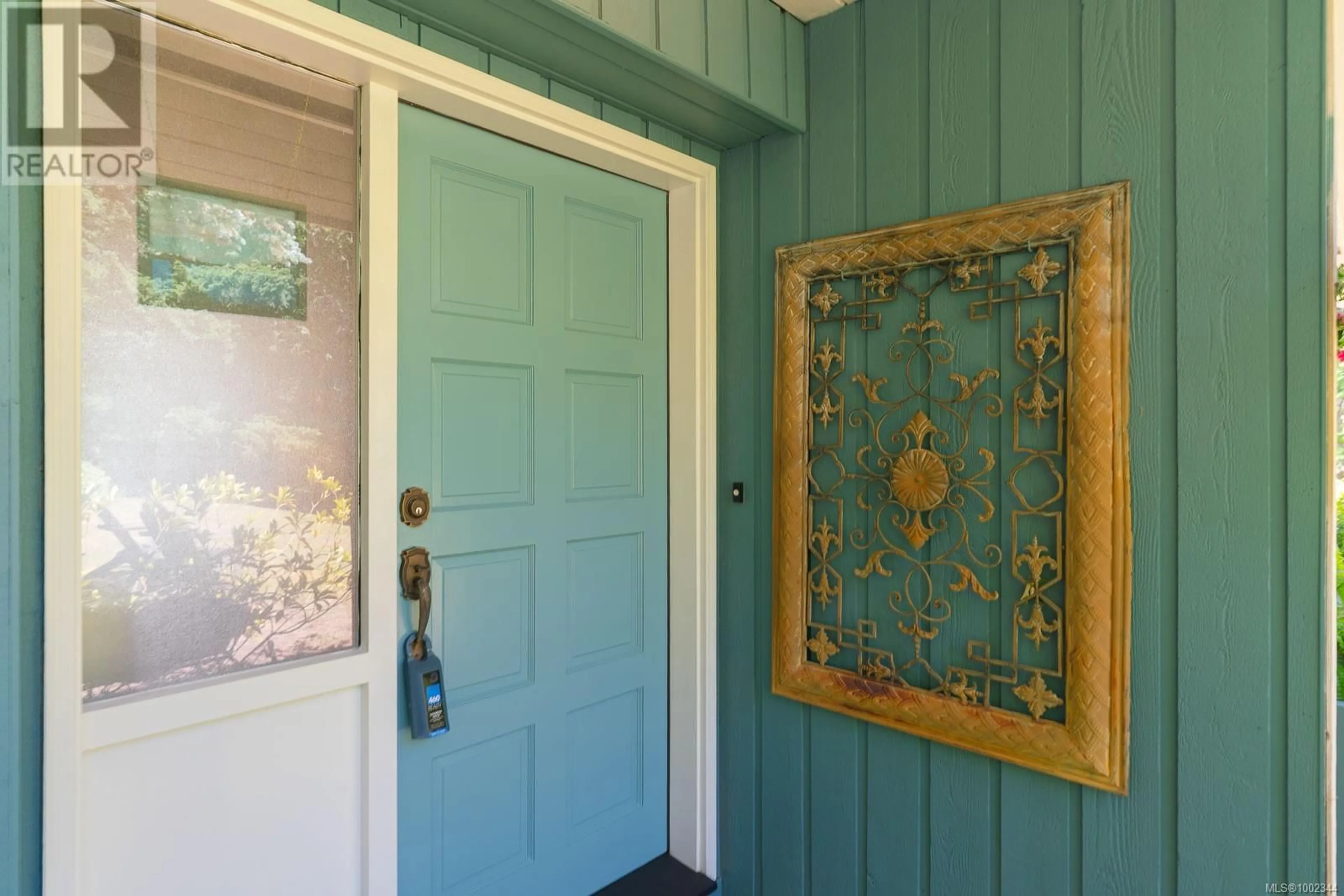 Indoor entryway for 2850 SPRUCE LANE, Nanoose Bay British Columbia V9P9G1
