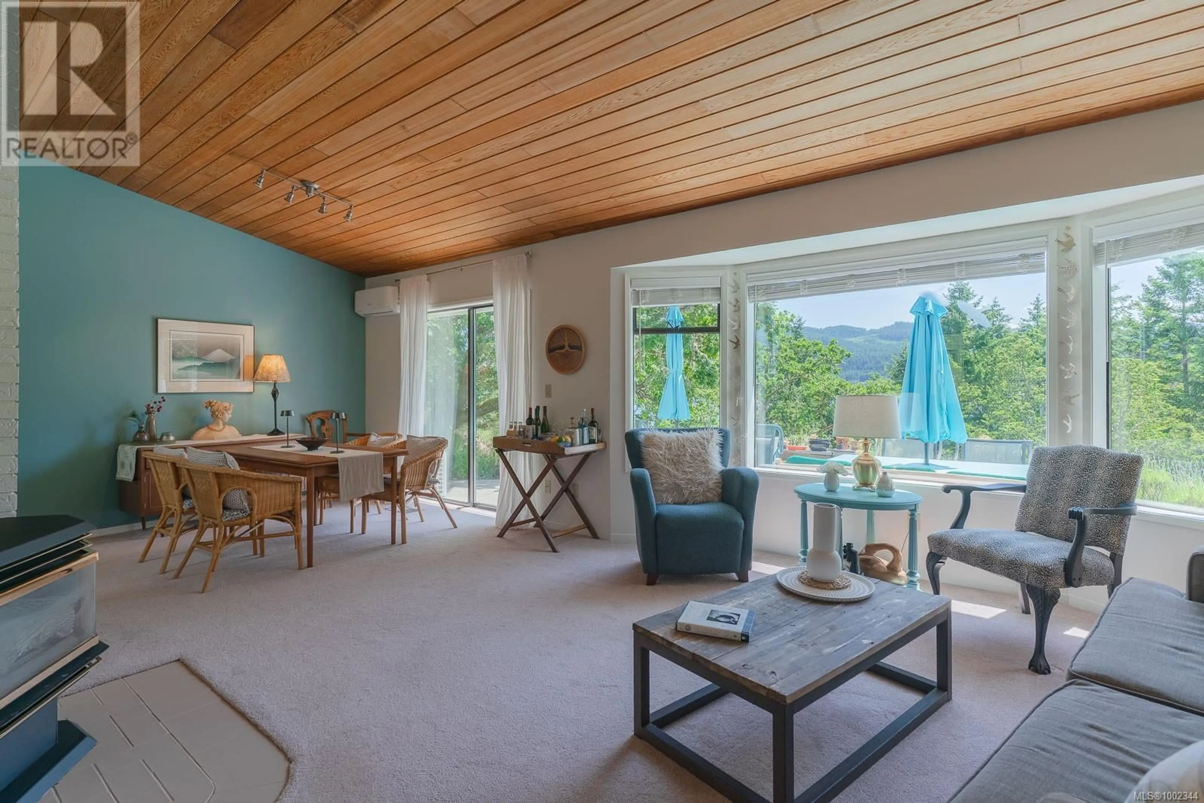 Living room with furniture, unknown for 2850 SPRUCE LANE, Nanoose Bay British Columbia V9P9G1