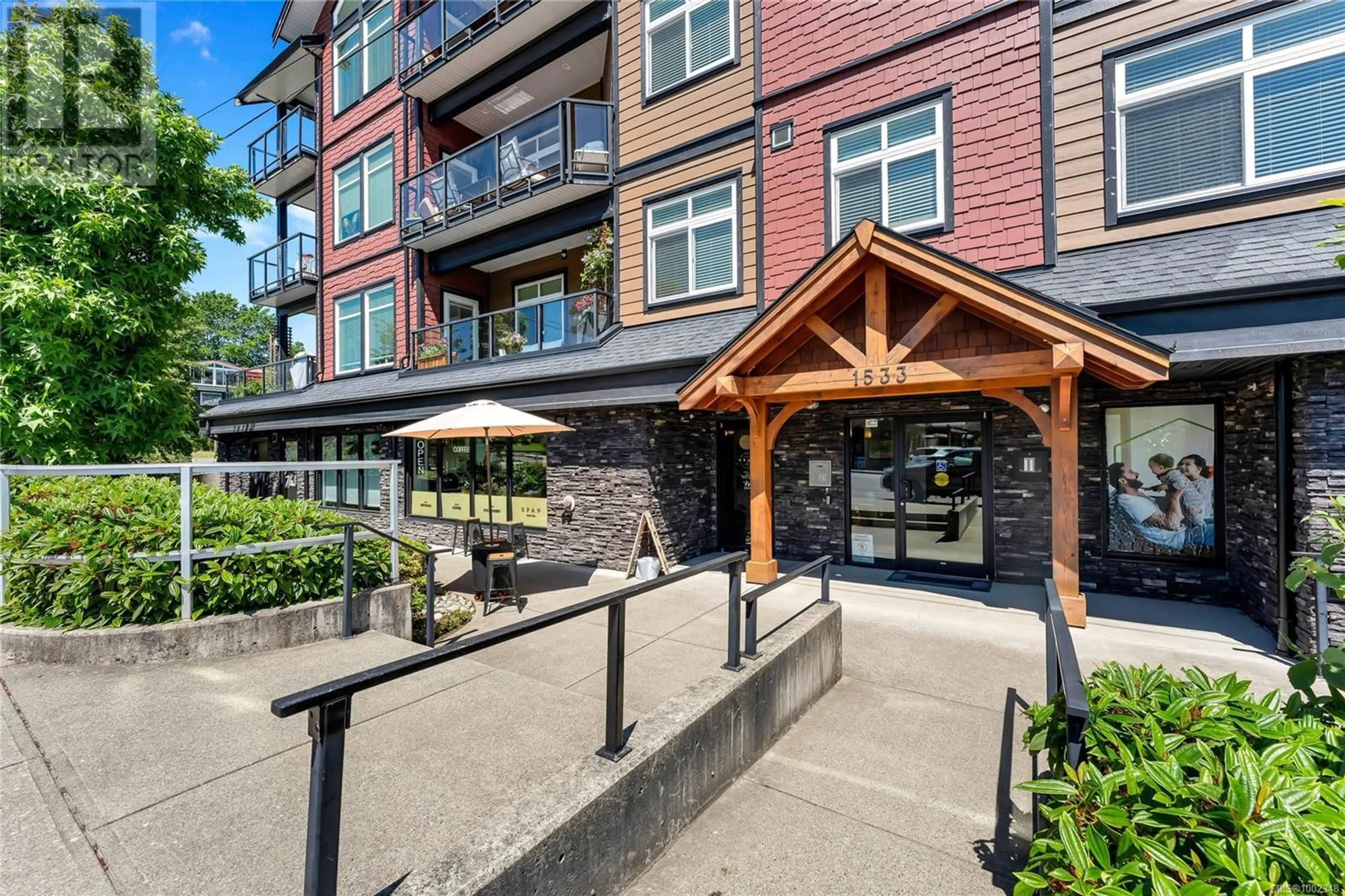 Patio, unknown for 403 - 1533 JOAN AVENUE, Crofton British Columbia V0R1R0
