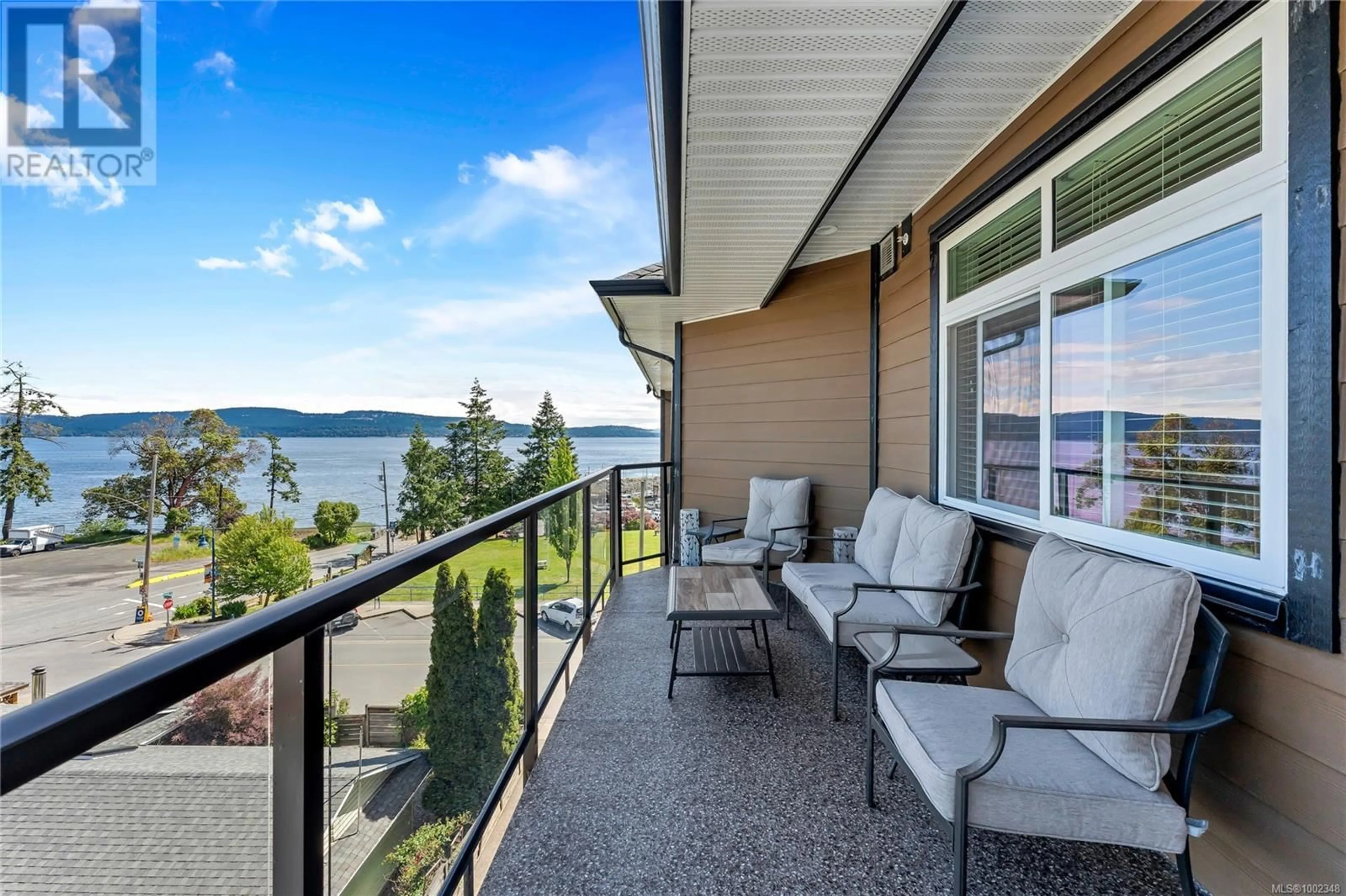 Patio, water/lake/river/ocean view for 403 - 1533 JOAN AVENUE, Crofton British Columbia V0R1R0