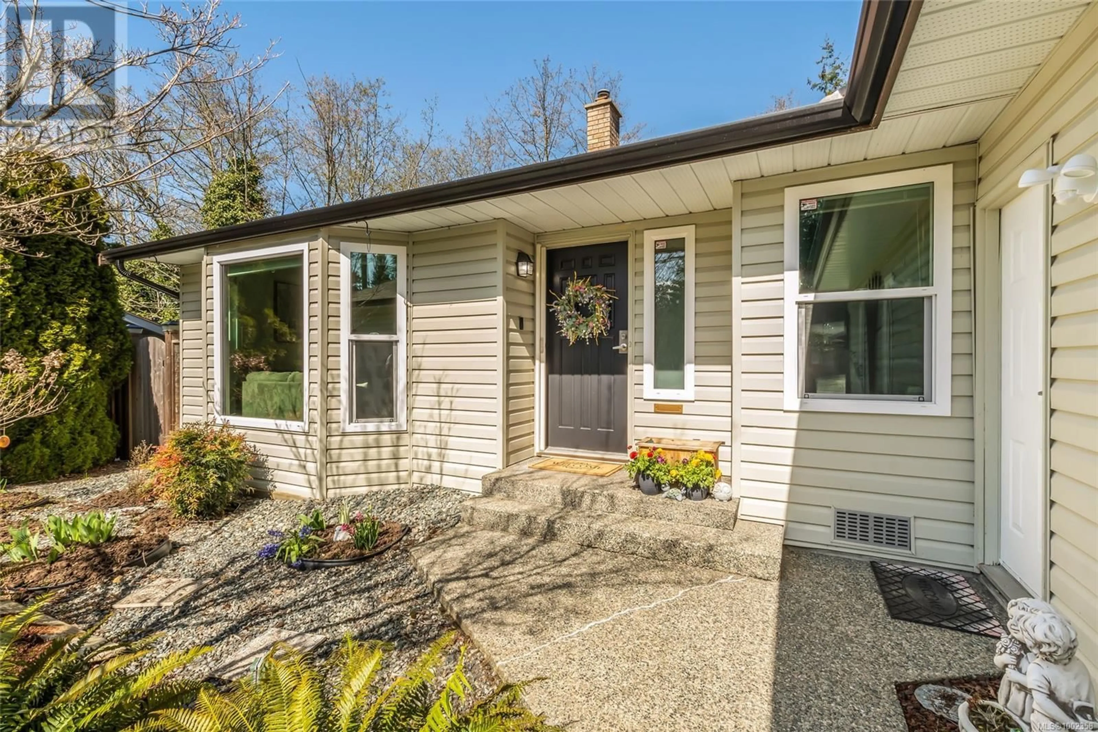 Home with vinyl exterior material, street for 4505 WOODWINDS CRESCENT, Nanaimo British Columbia V9T4R3