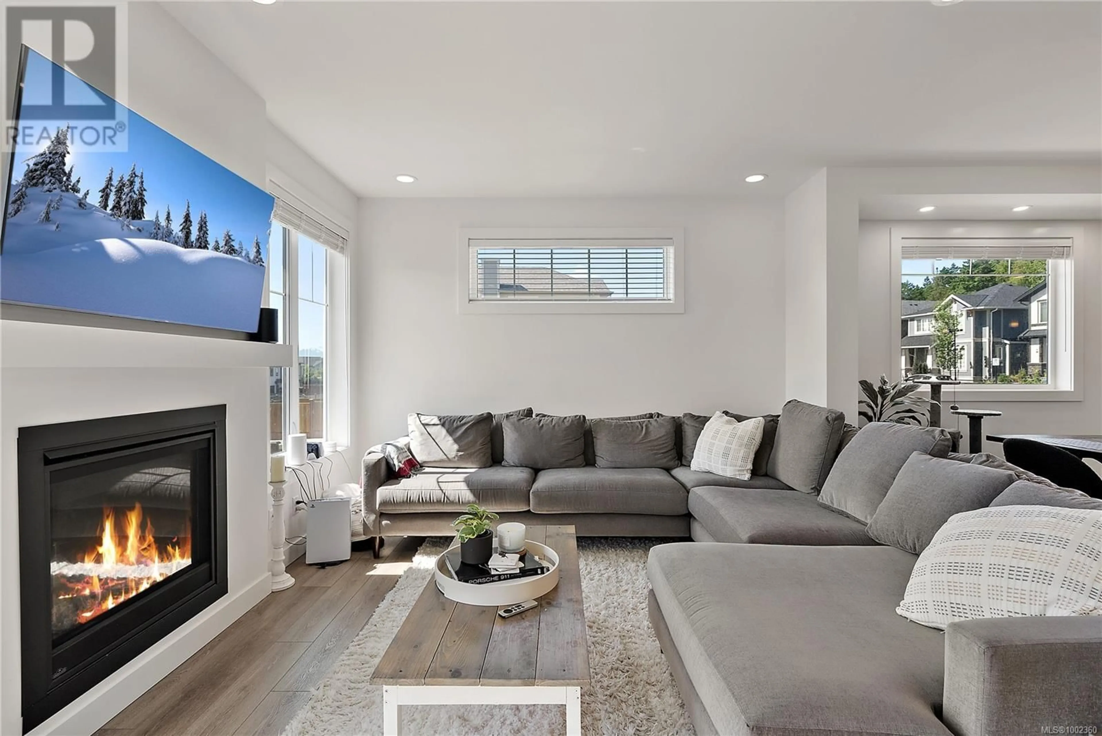 Living room with furniture, unknown for 3393 SANDPIPER STREET, Colwood British Columbia V9C0R5