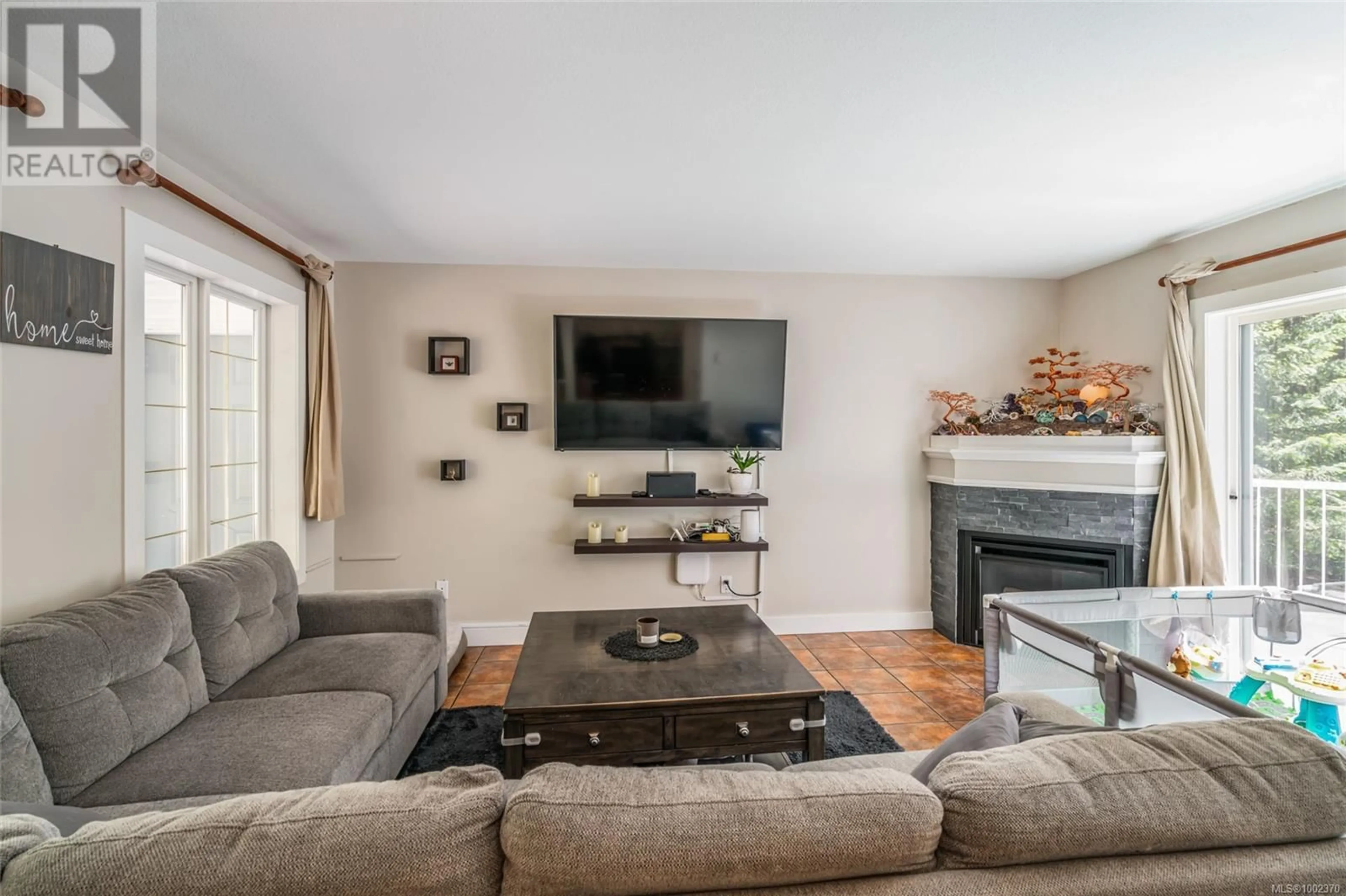 Living room with furniture, unknown for 387 DOUGLAS PLACE, Nanaimo British Columbia V9R5X4