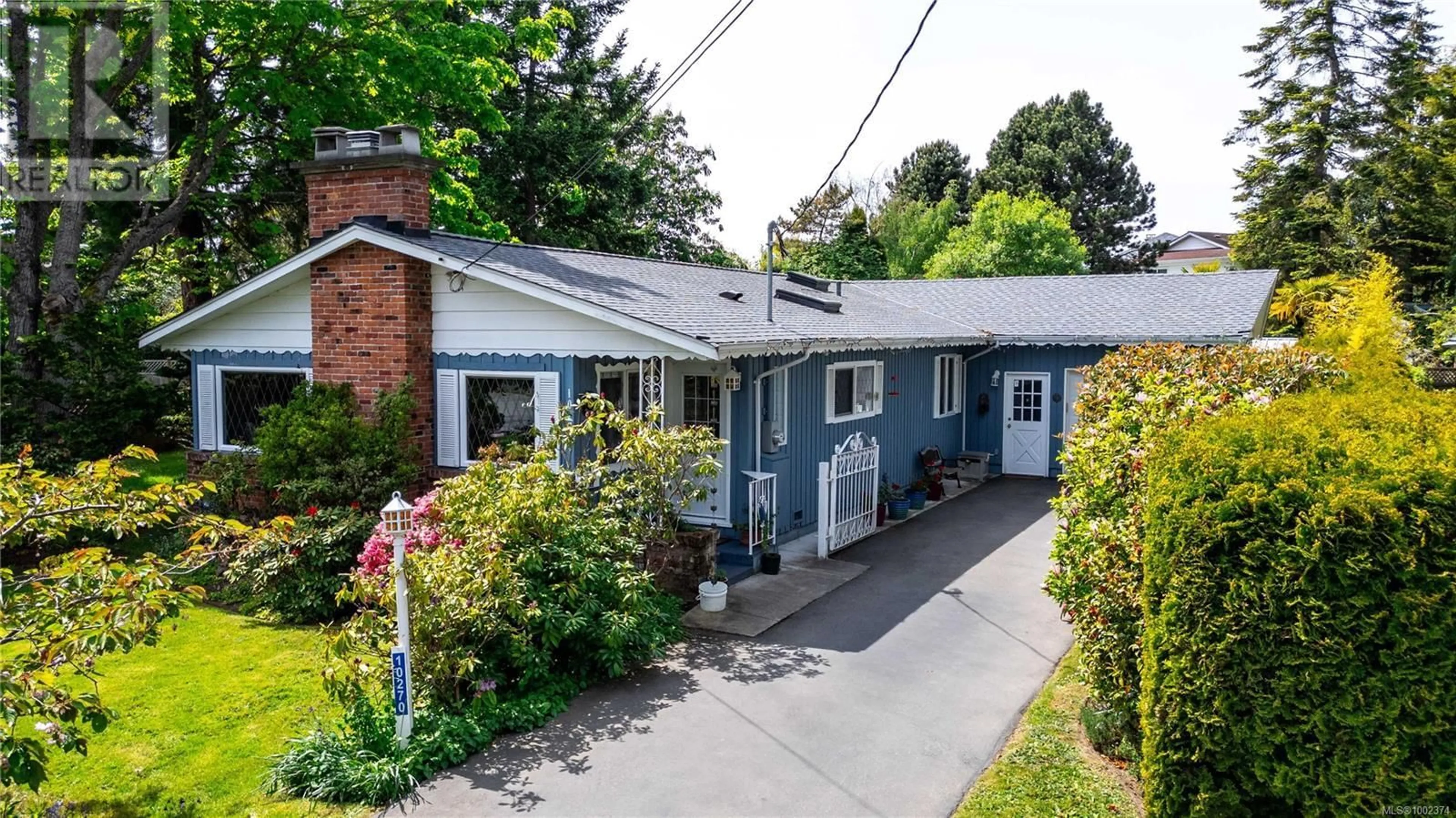 A pic from outside/outdoor area/front of a property/back of a property/a pic from drone, street for 10270 RESTHAVEN DRIVE, Sidney British Columbia V8L3H4